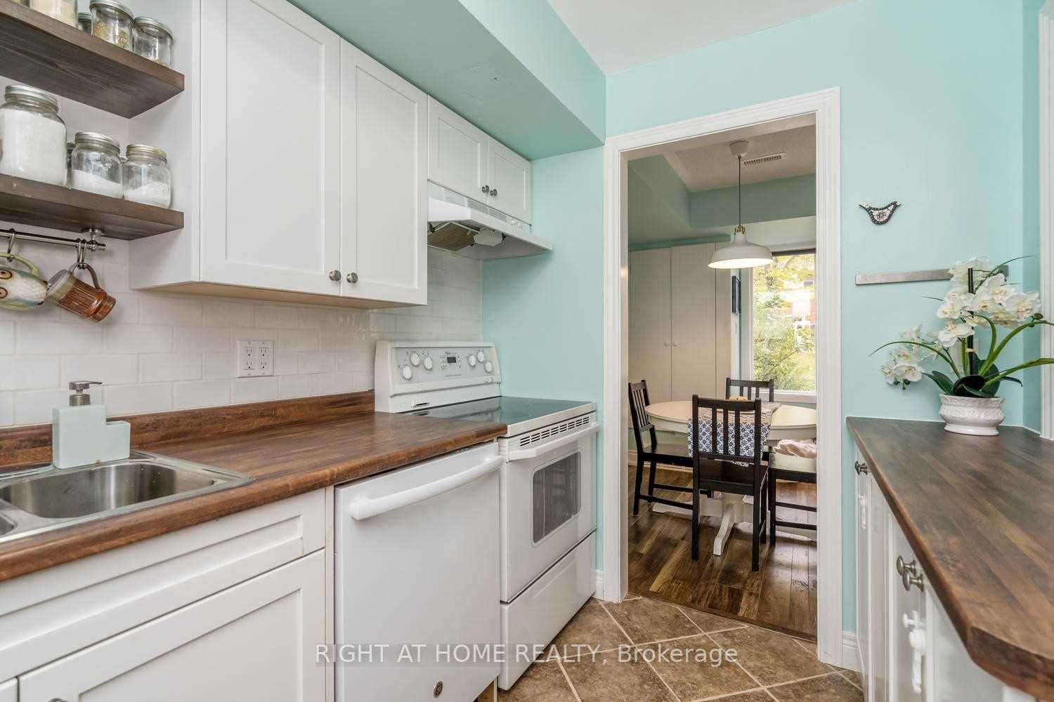 54 Stewart Maclaren Rd, #56