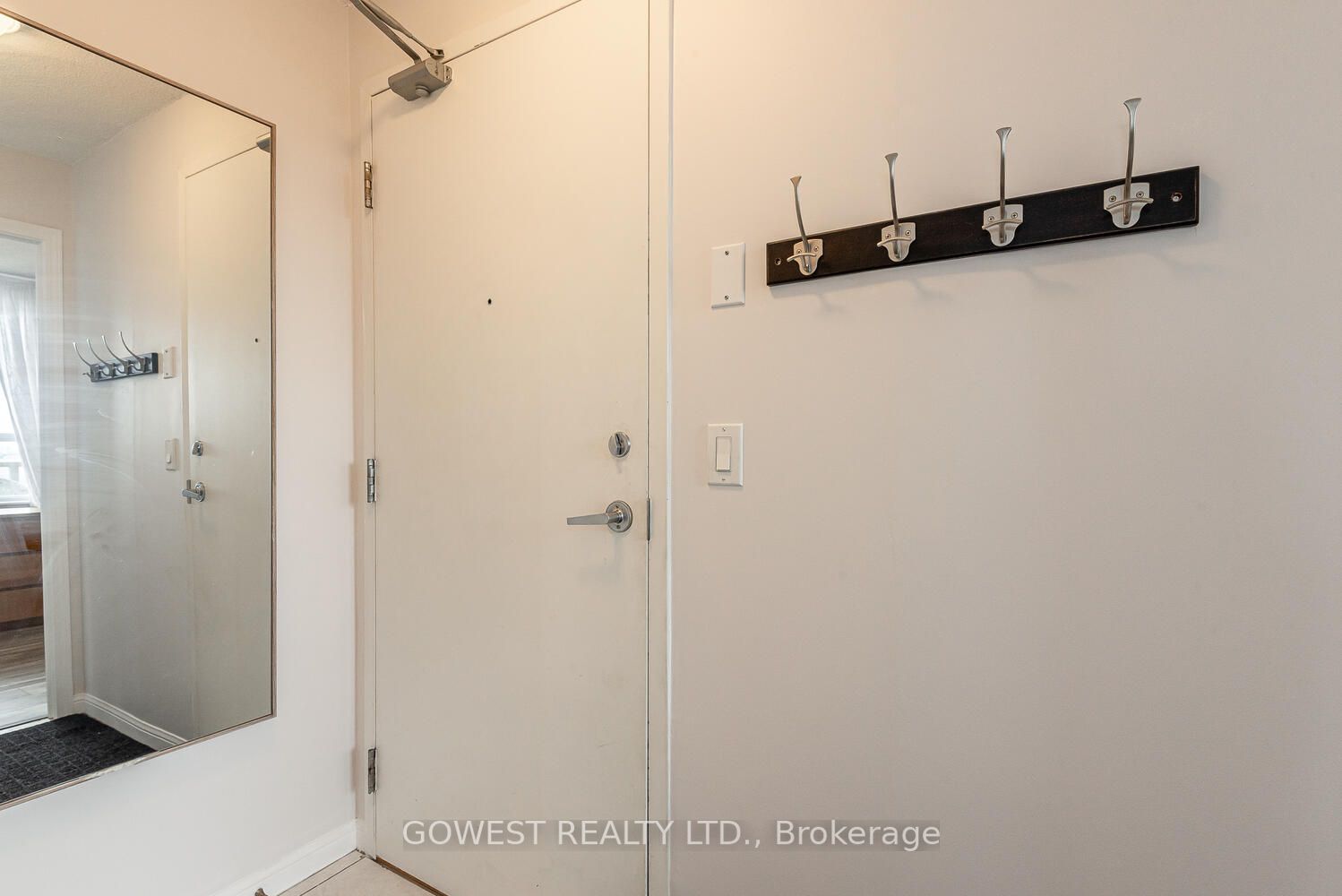 4 Elsinore Path, #912