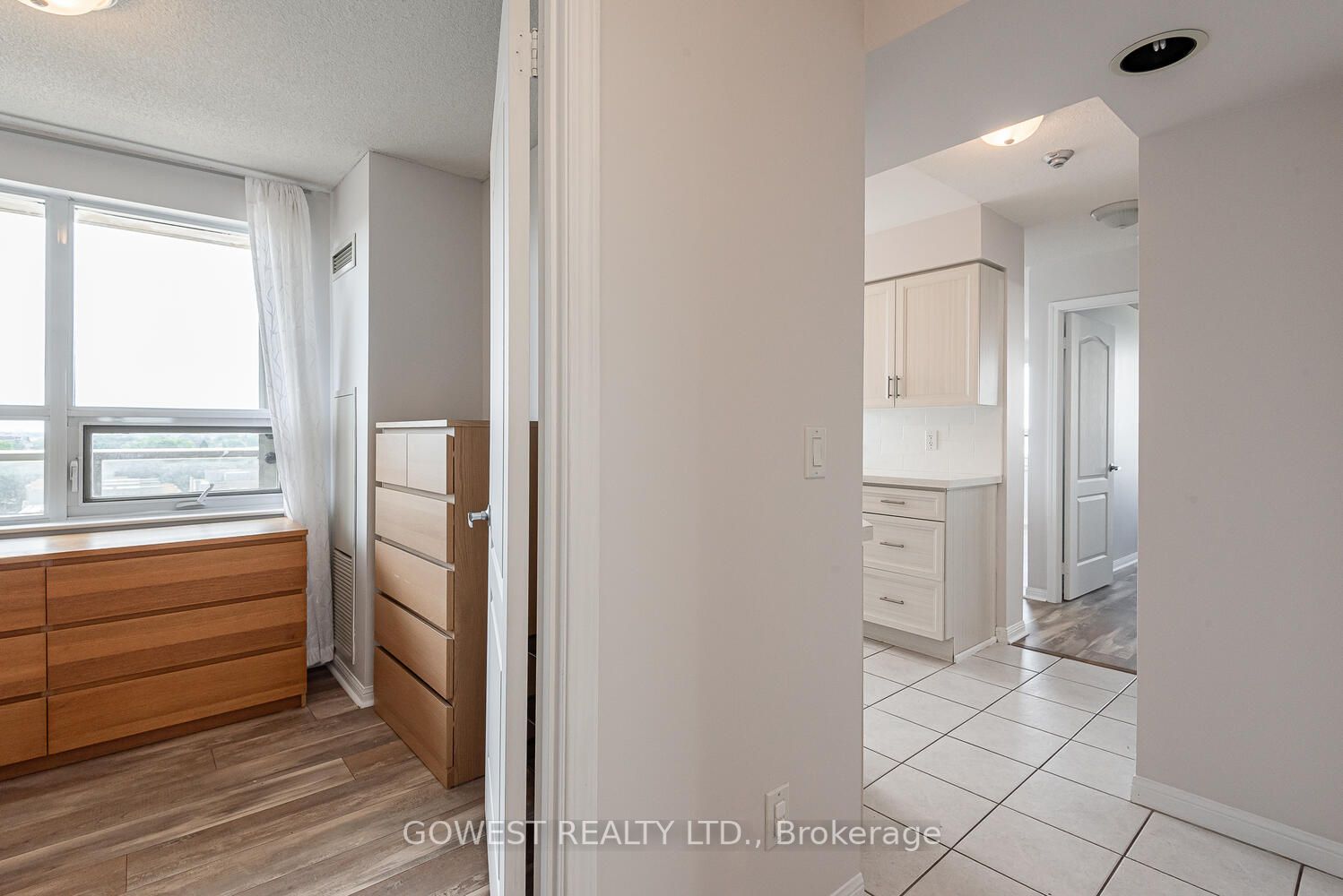 4 Elsinore Path, #912
