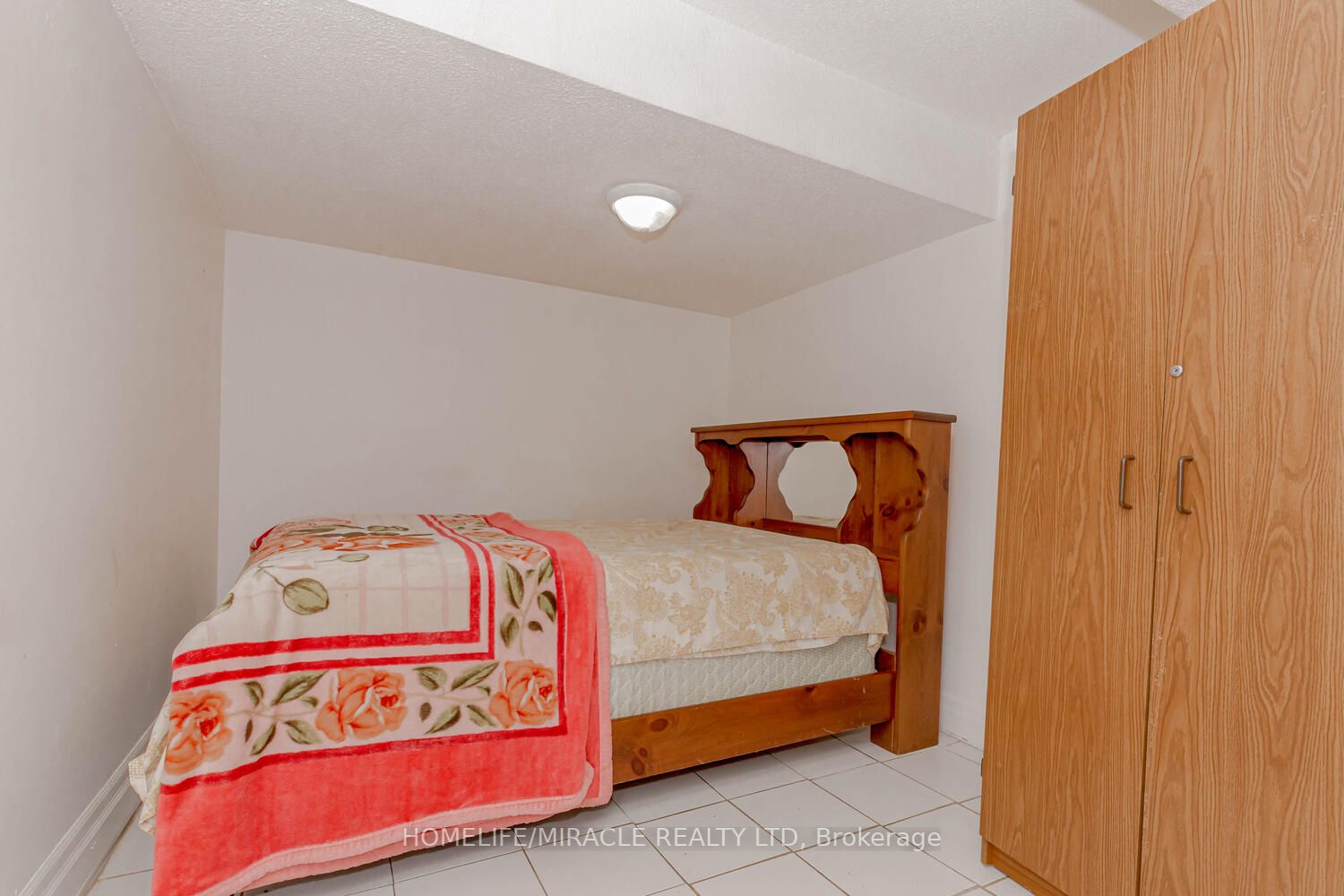 3410 Chipley Cres