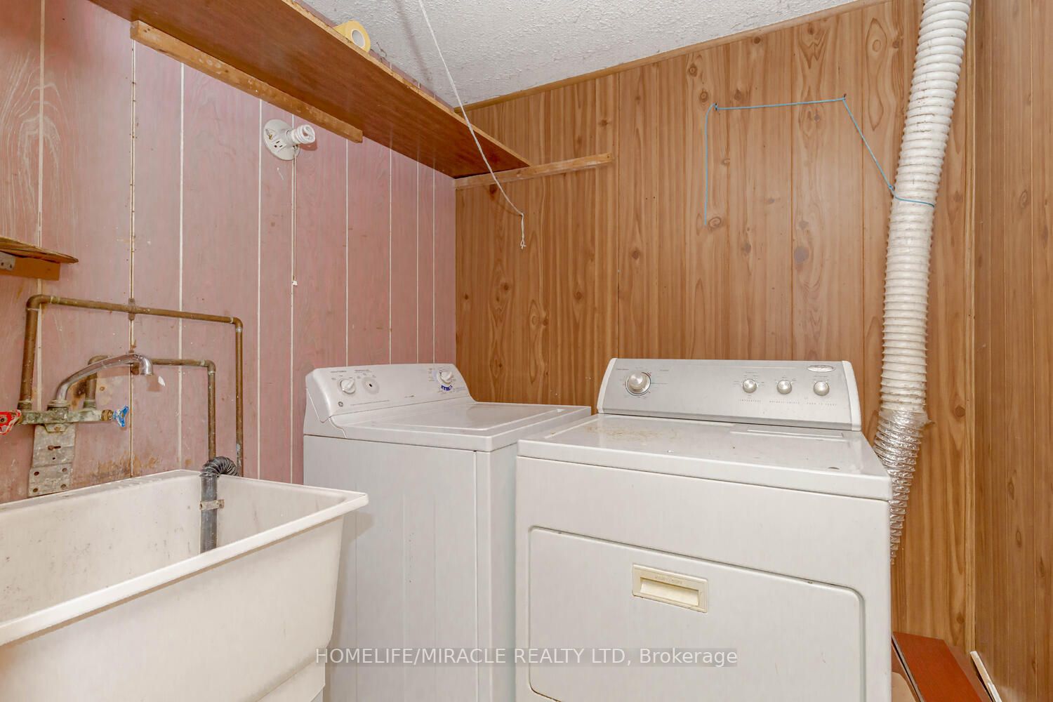 3410 Chipley Cres