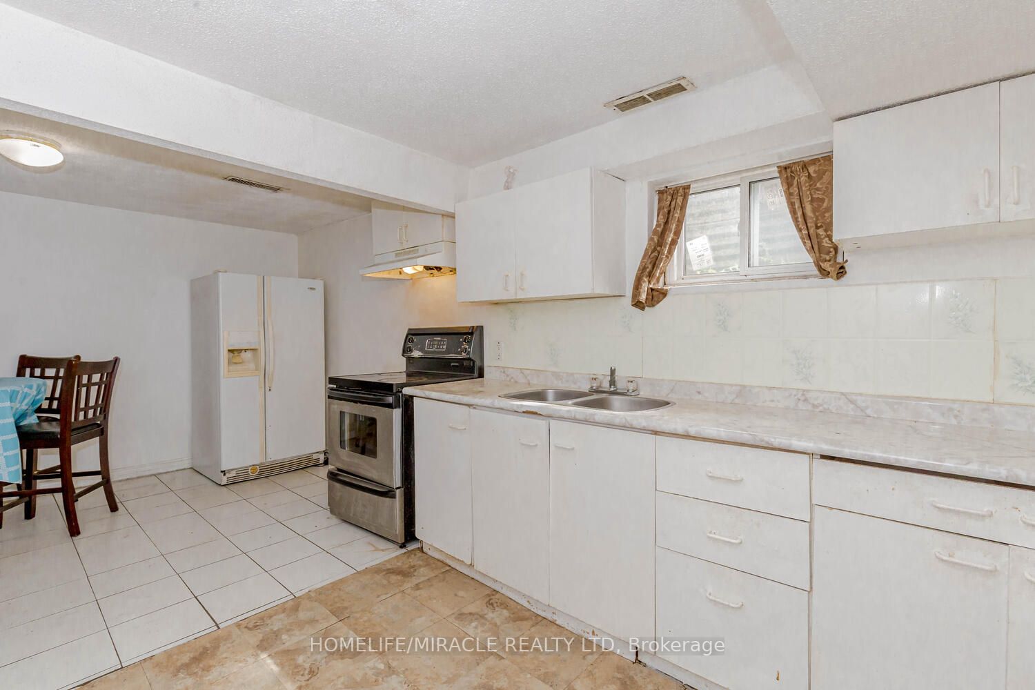 3410 Chipley Cres