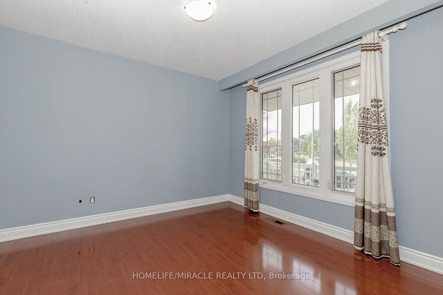 3410 Chipley Cres
