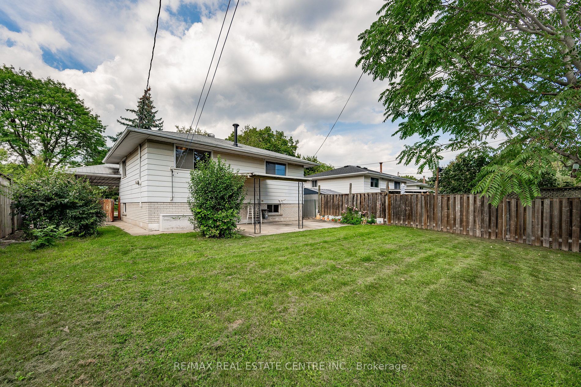 2402 Tait Avenue