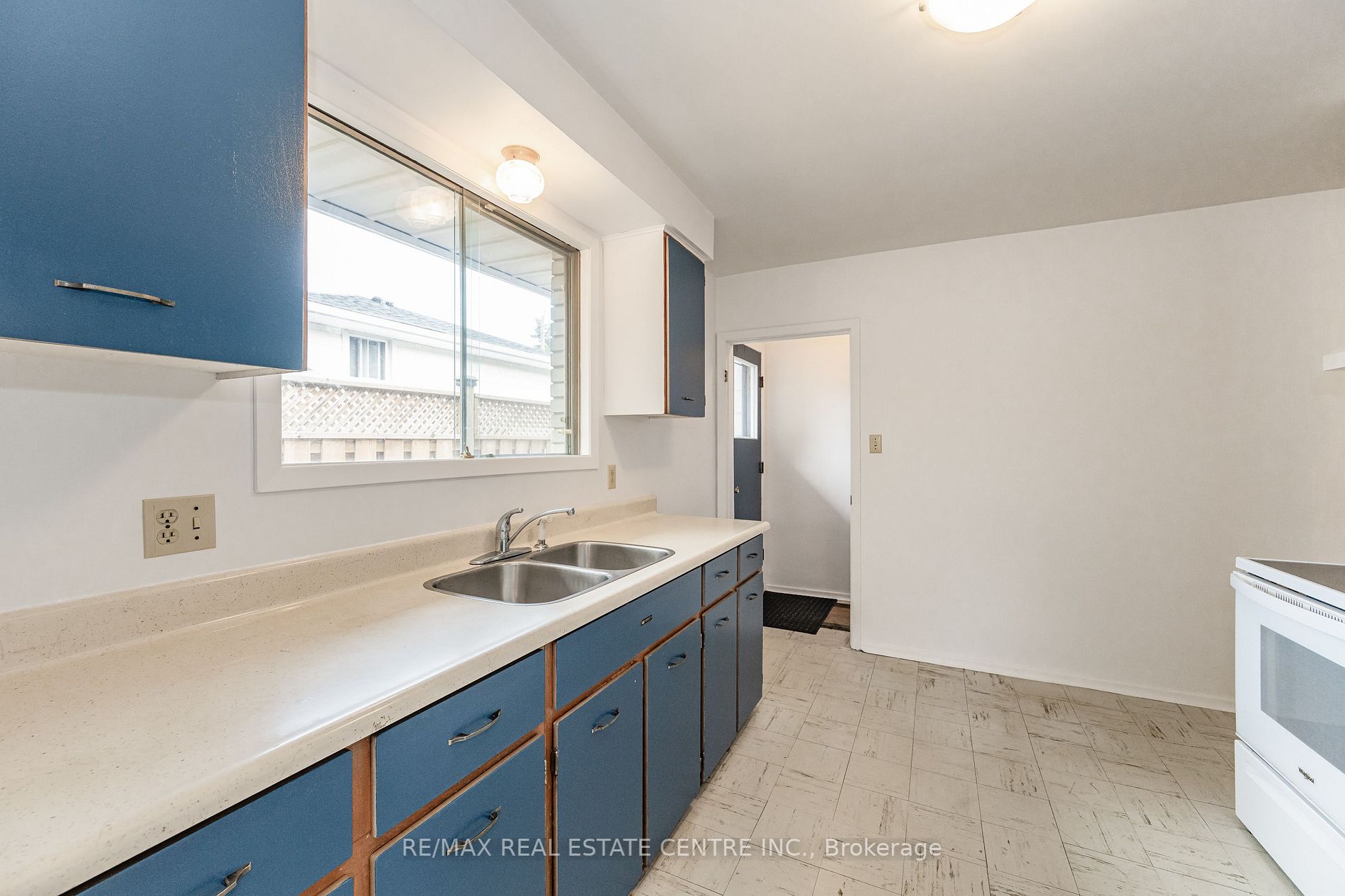 2402 Tait Avenue