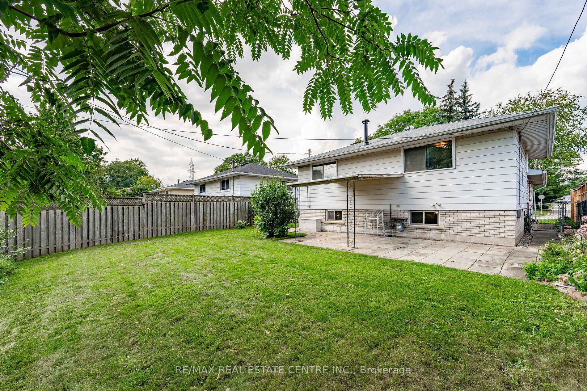 2402 Tait Avenue