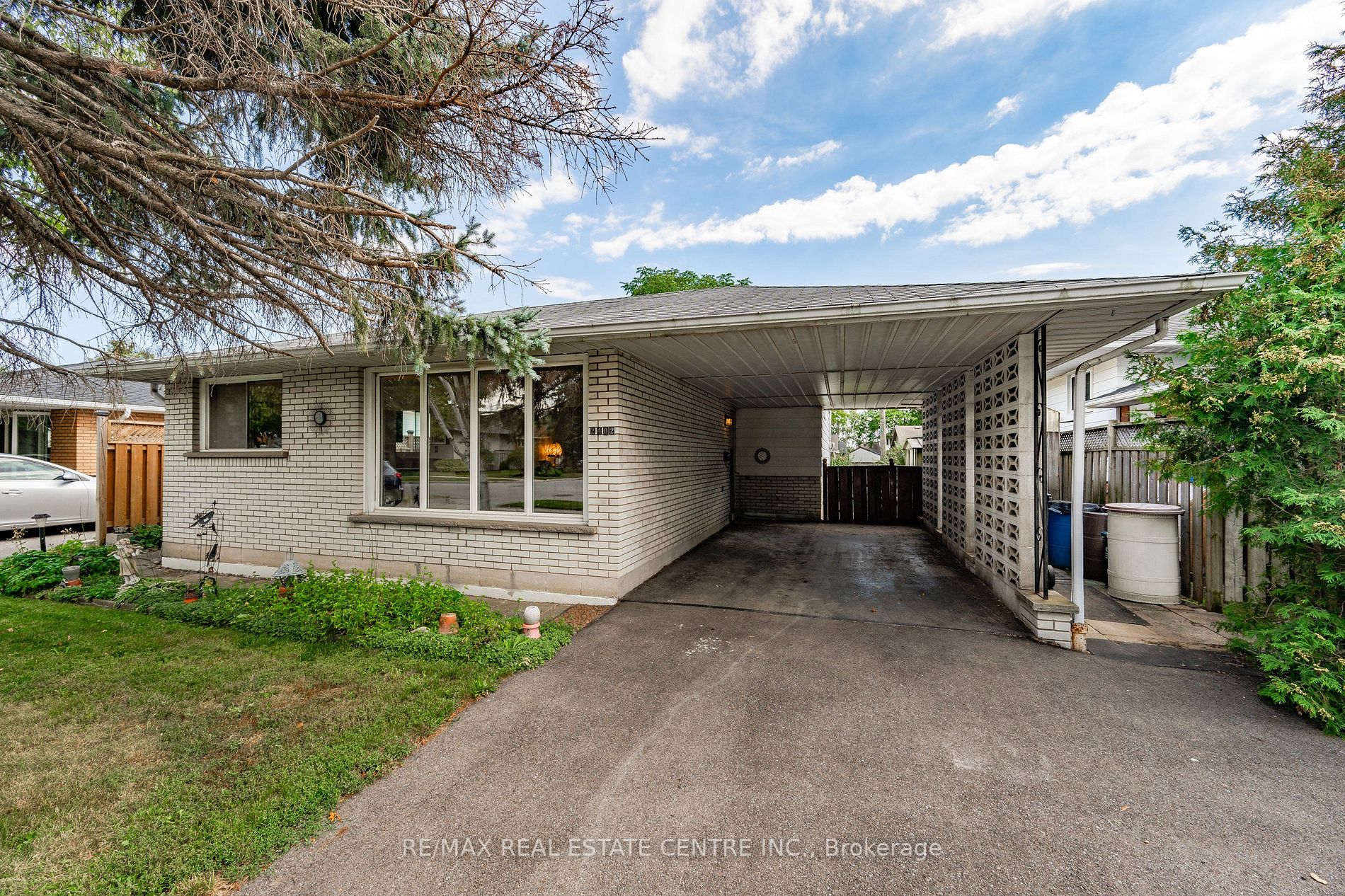2402 Tait Ave