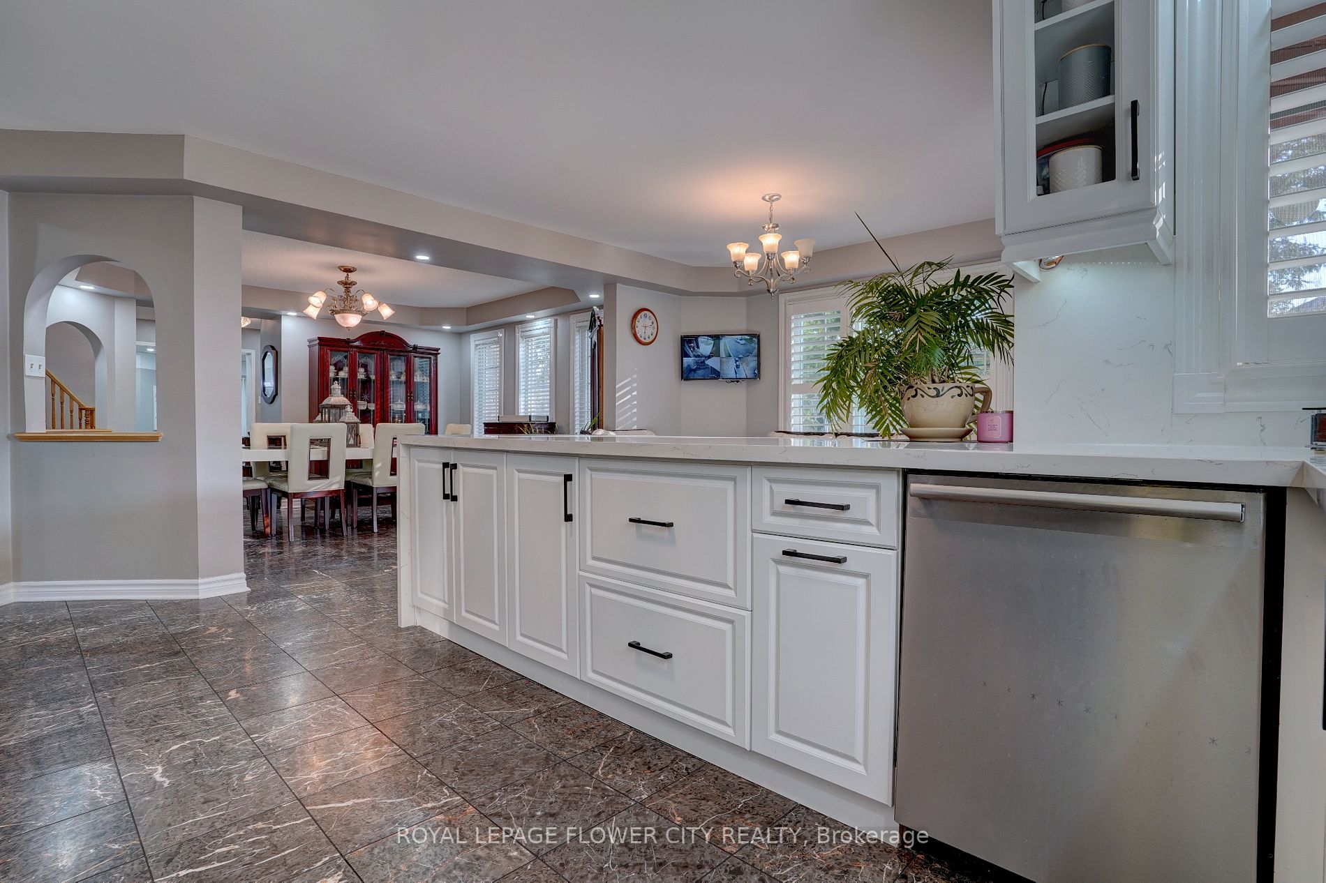 2 Black Hills Crt
