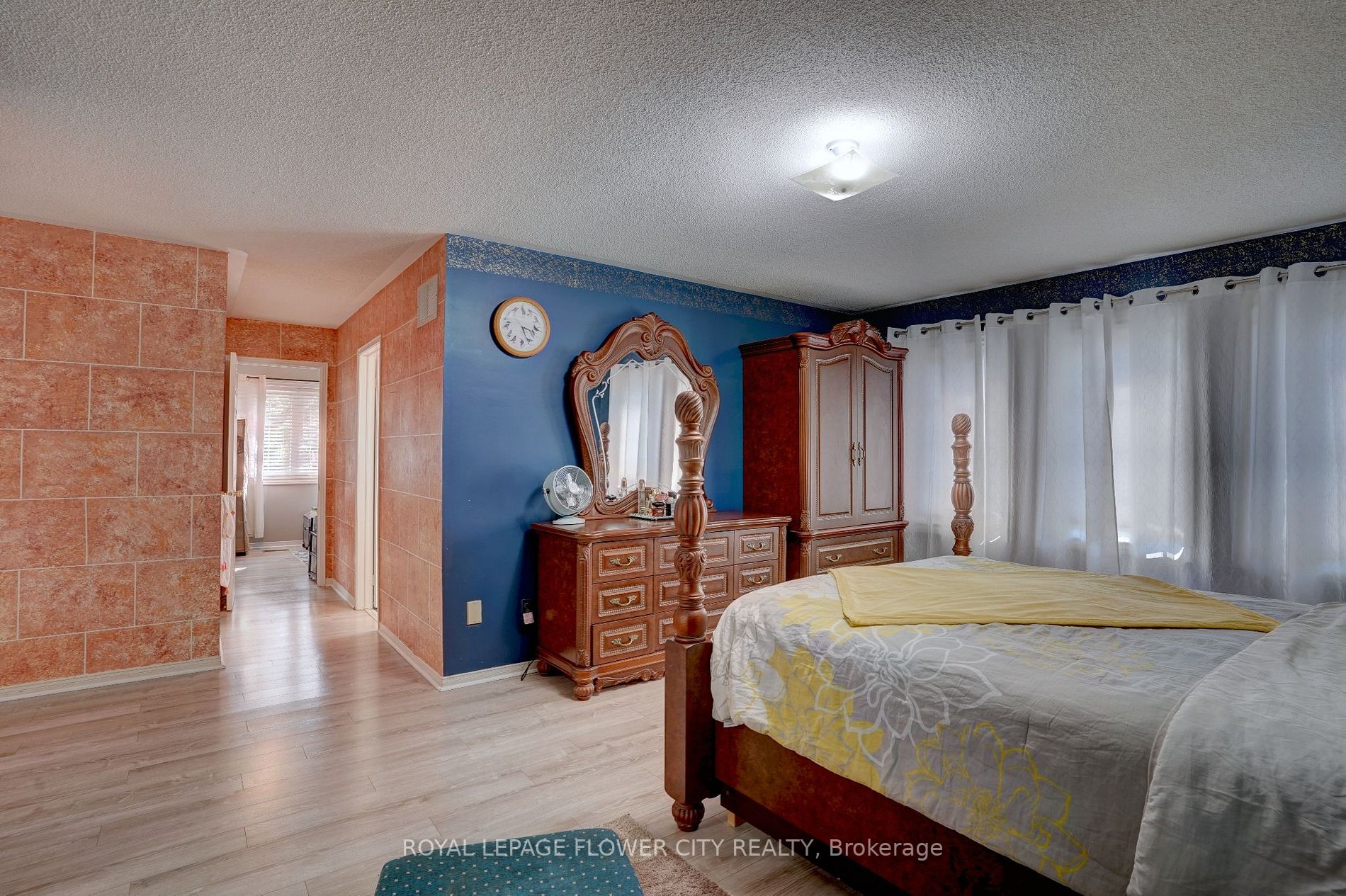 2 Black Hills Crt
