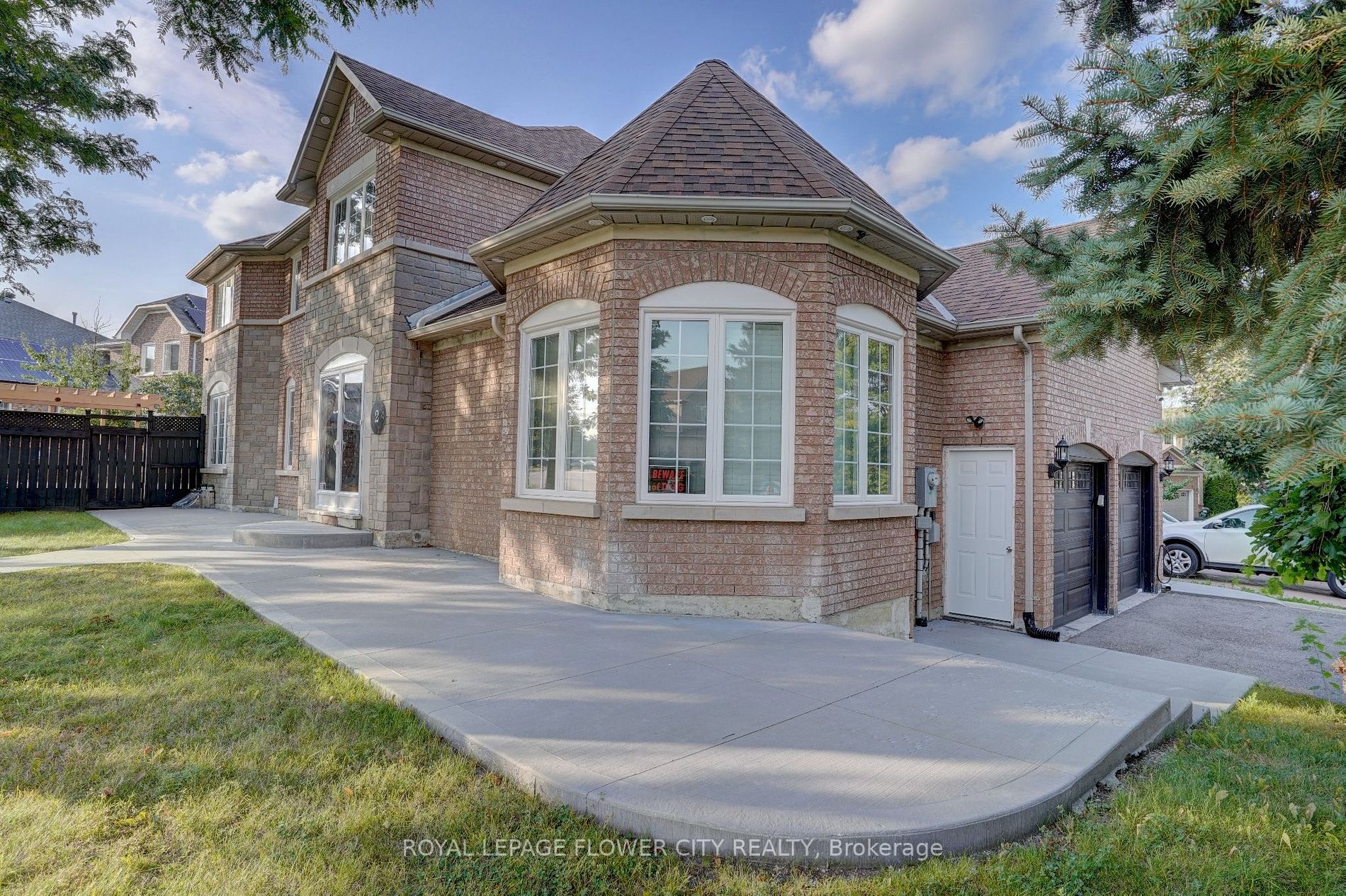 2 Black Hills Crt