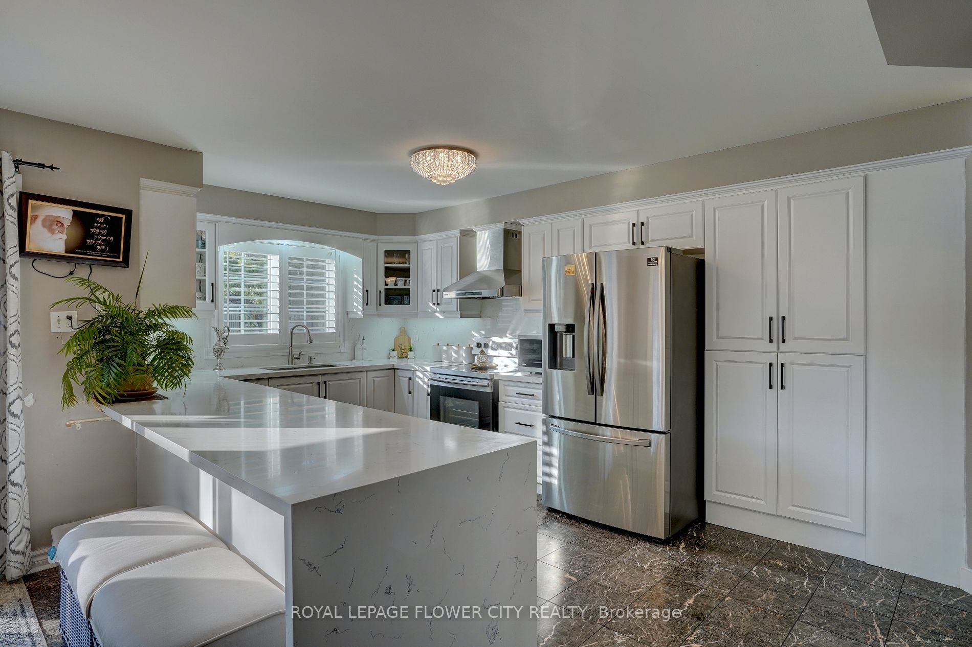 2 Black Hills Crt
