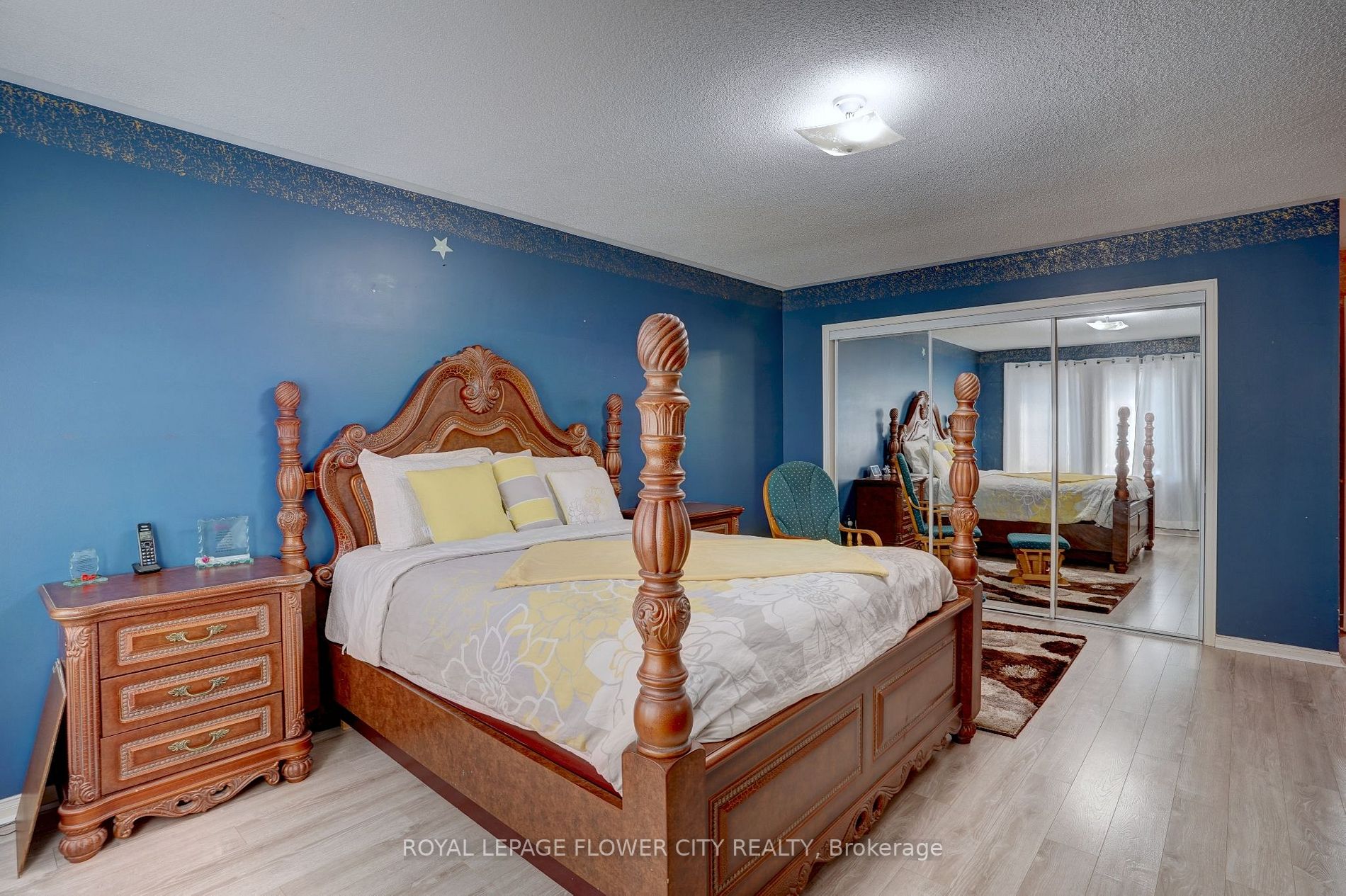 2 Black Hills Crt