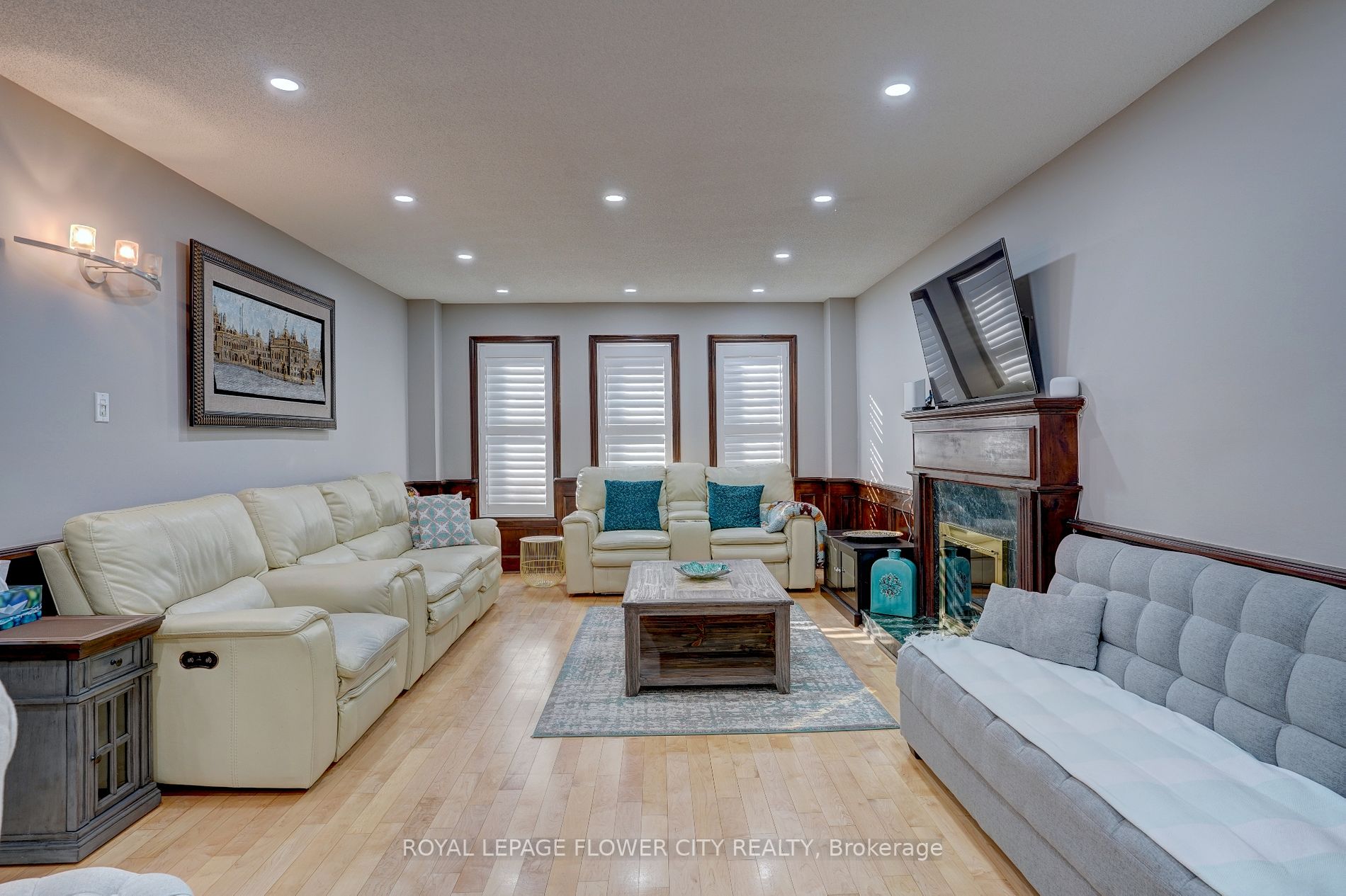 2 Black Hills Crt