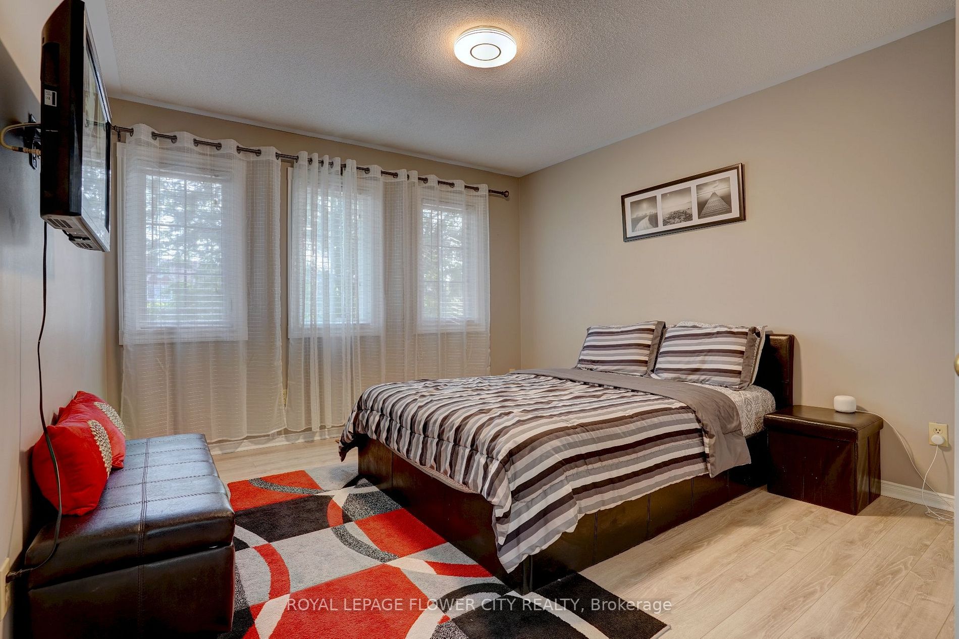 2 Black Hills Crt