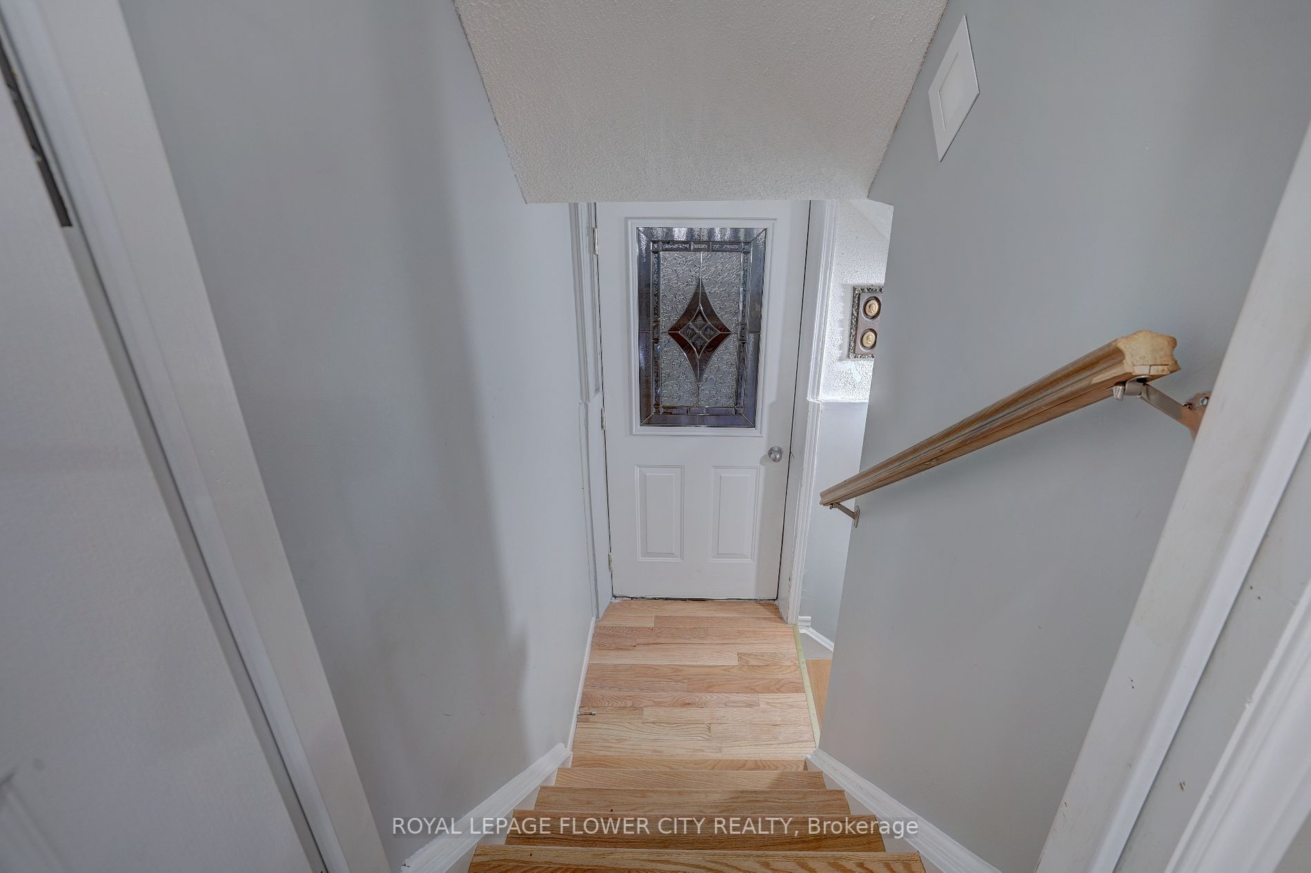 2 Black Hills Crt