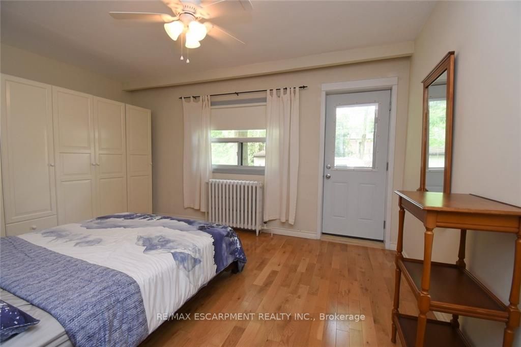 1052 Deta Rd
