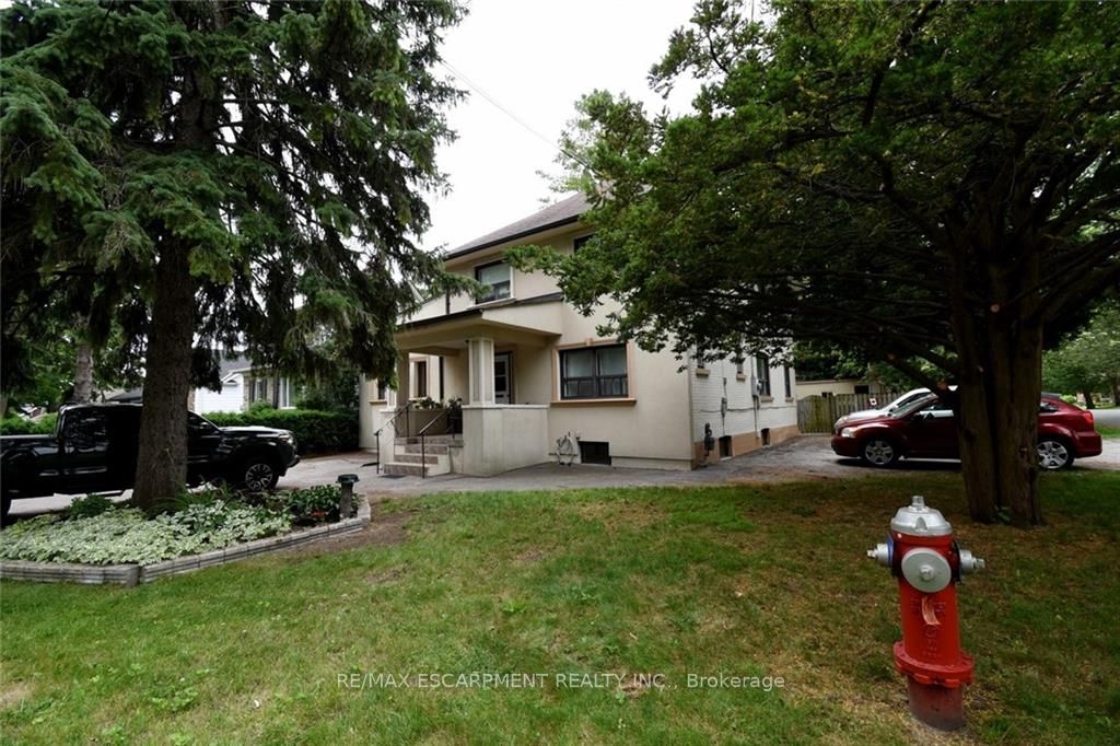 1052 Deta Rd