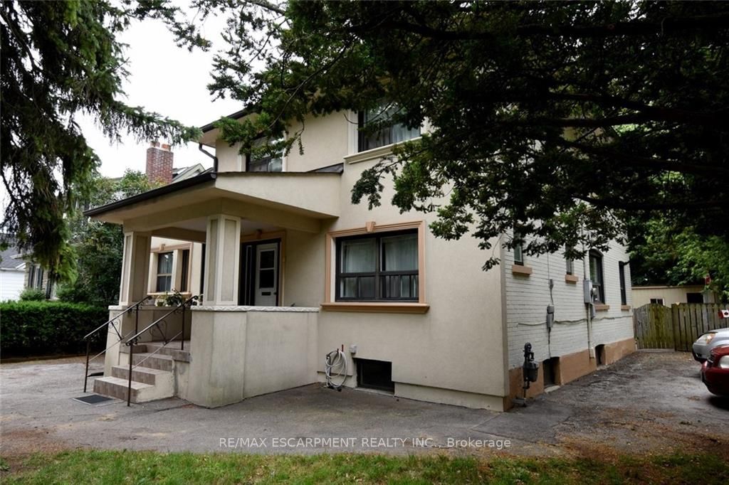 1052 Deta Rd