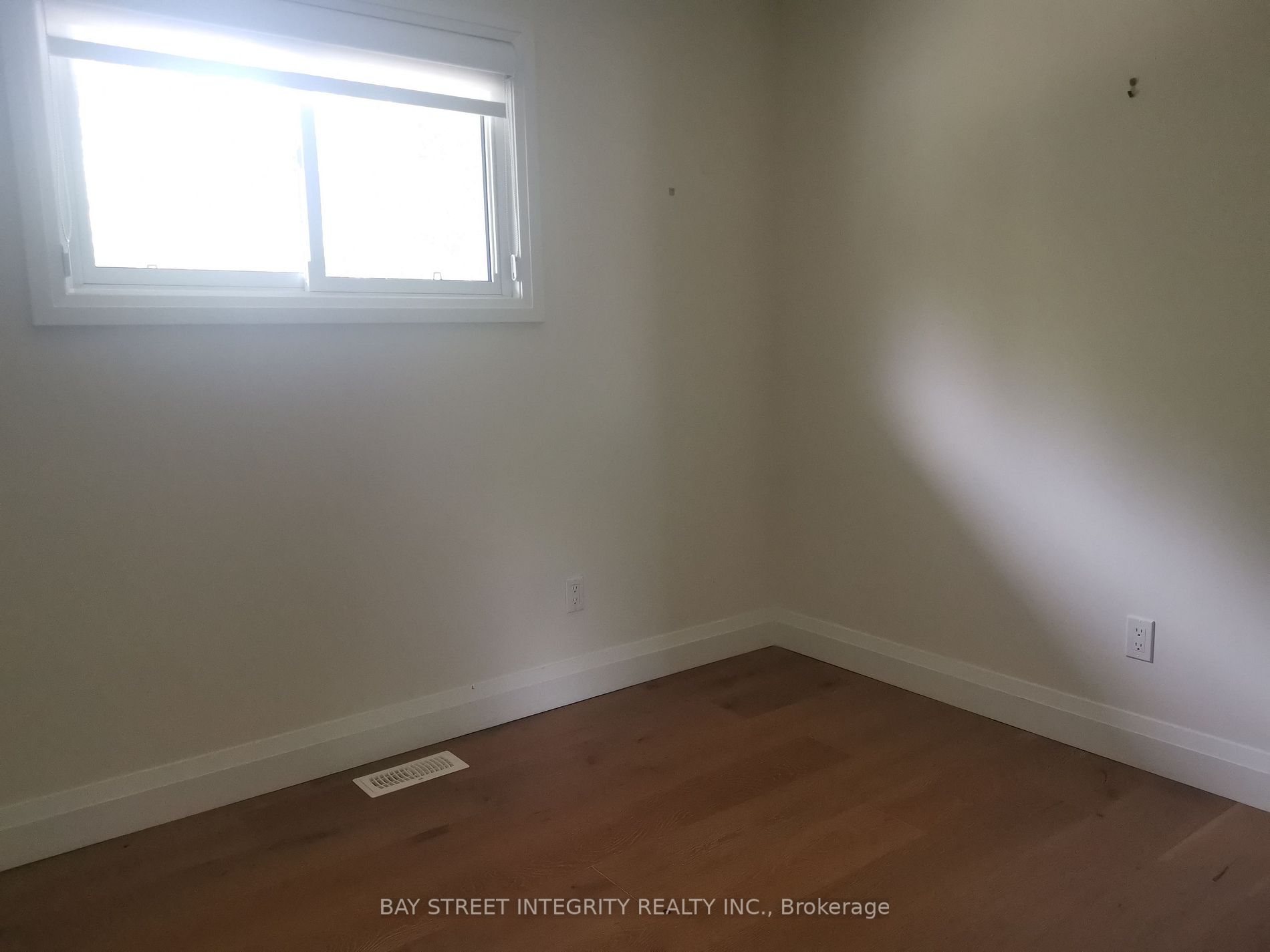 1321 Oxford Ave