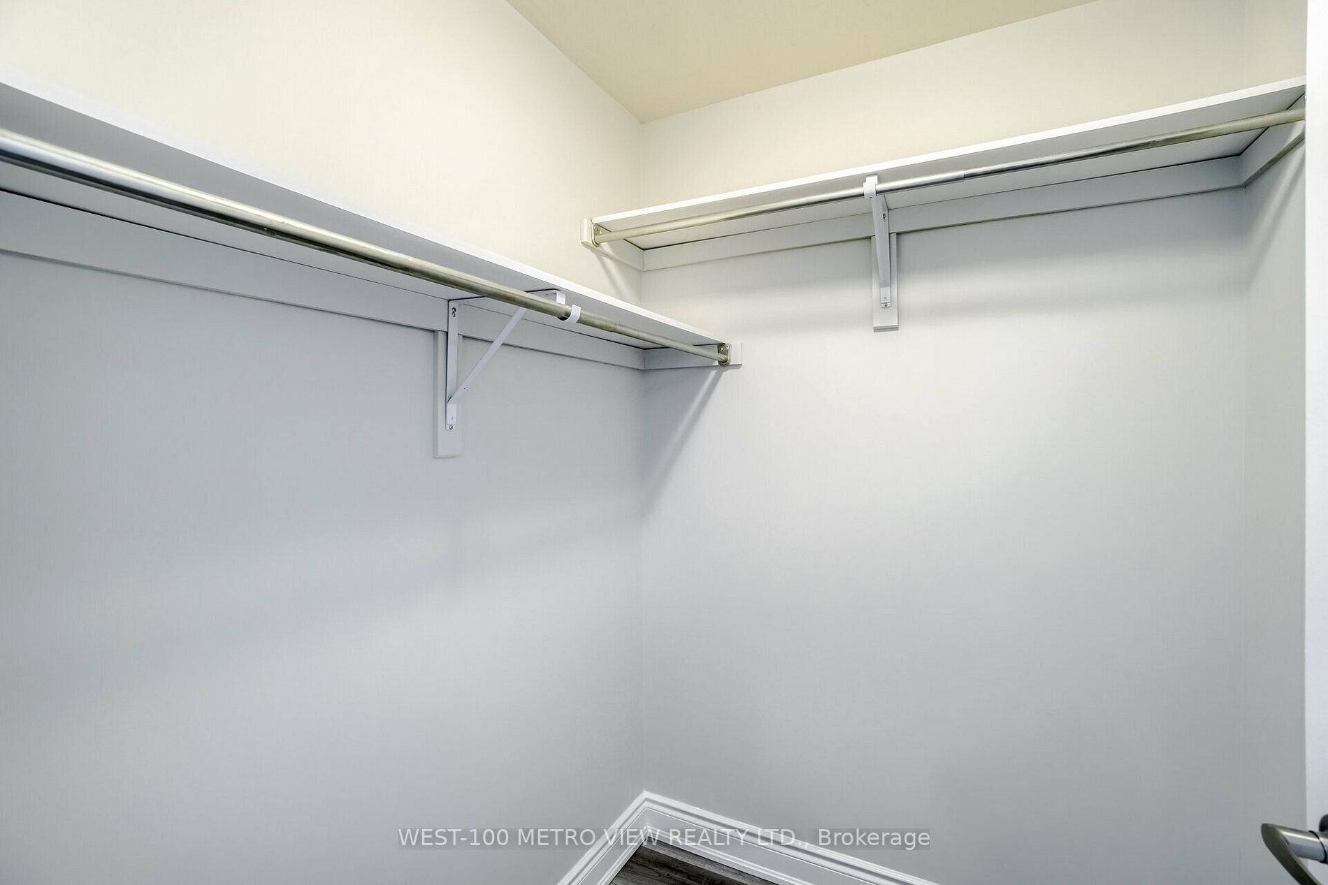 640 Sauve Street, #105