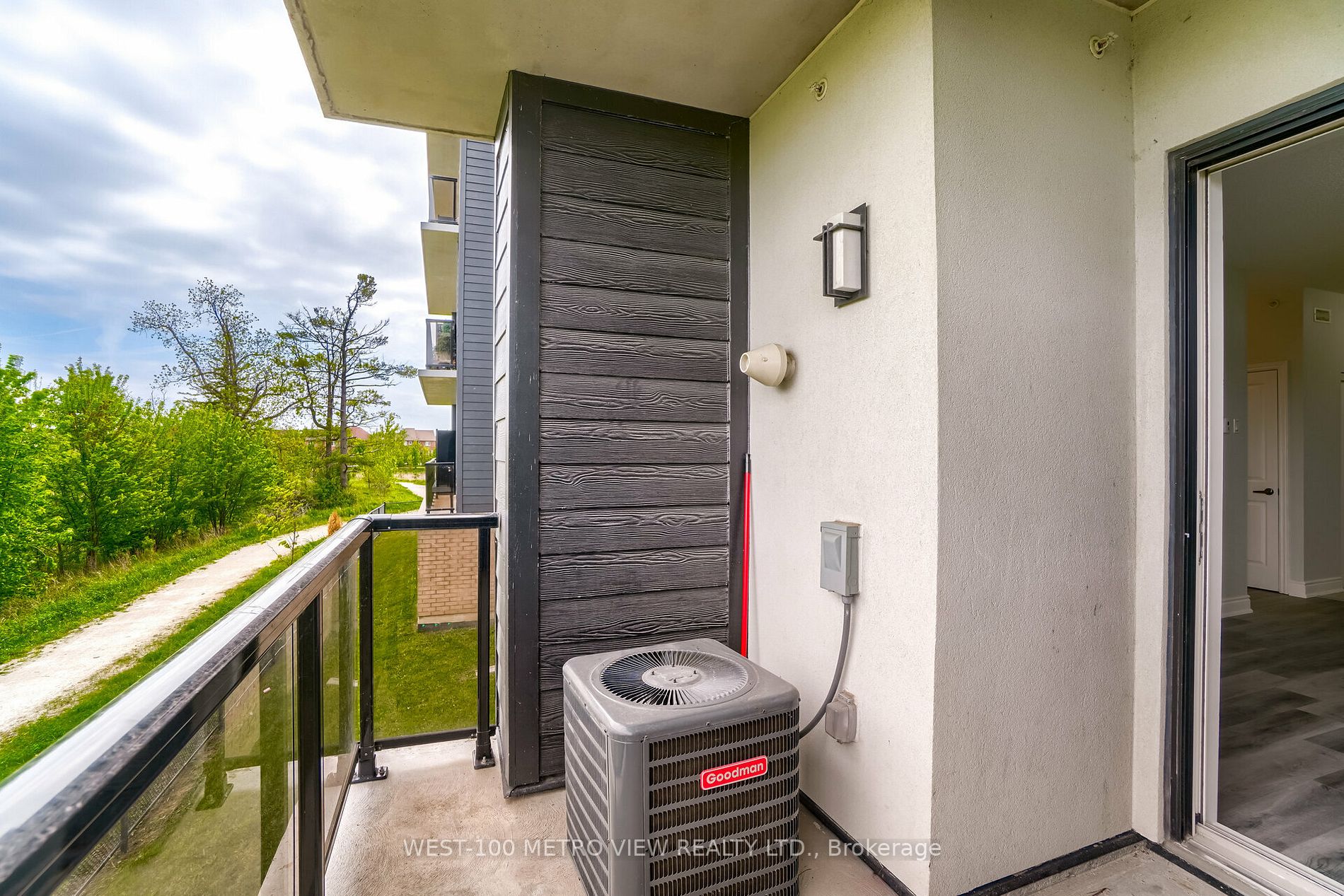 640 Sauve Street, #105