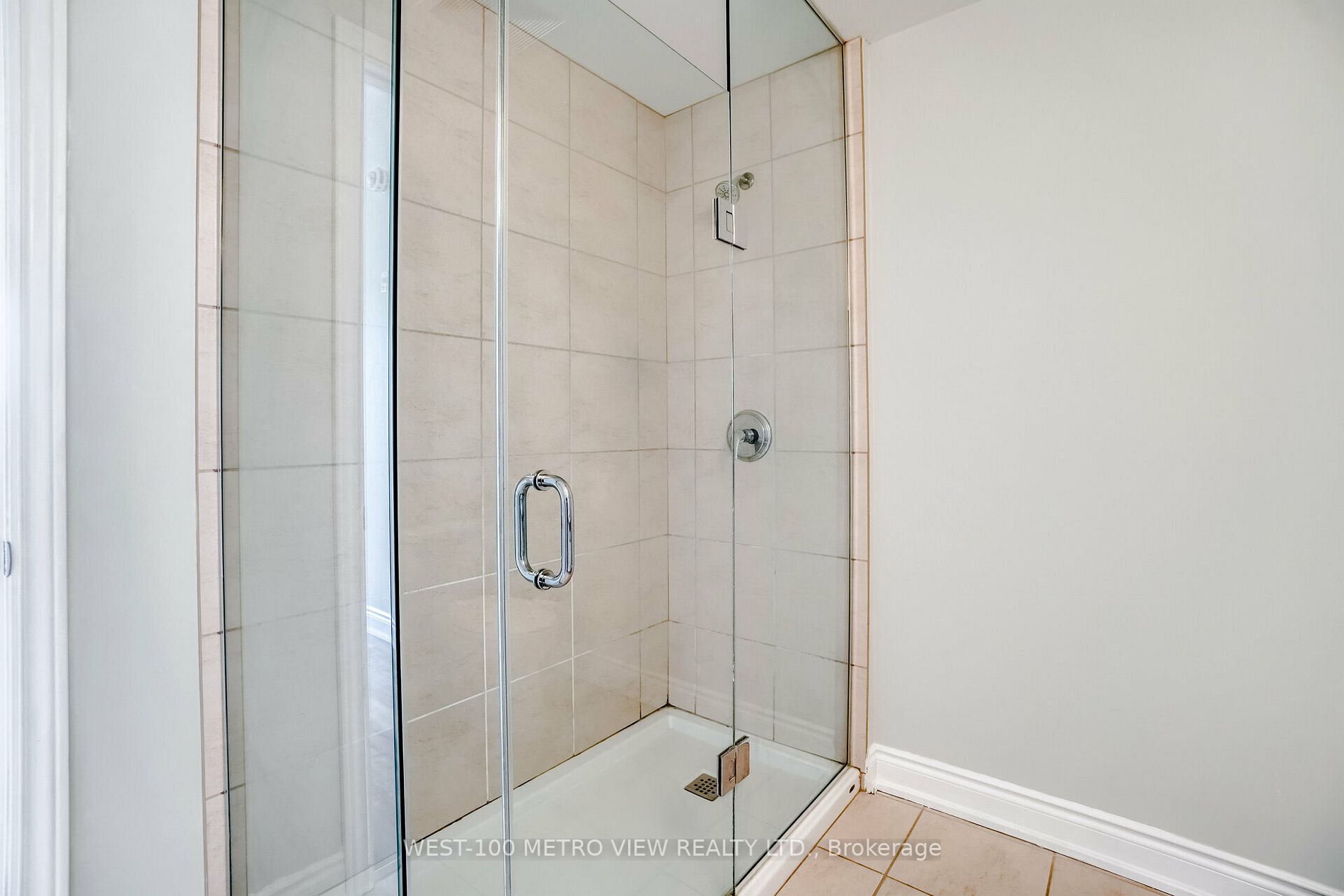 640 Sauve Street, #105