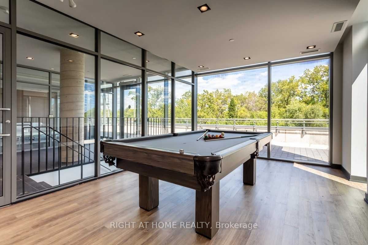 5240 Dundas St, #411