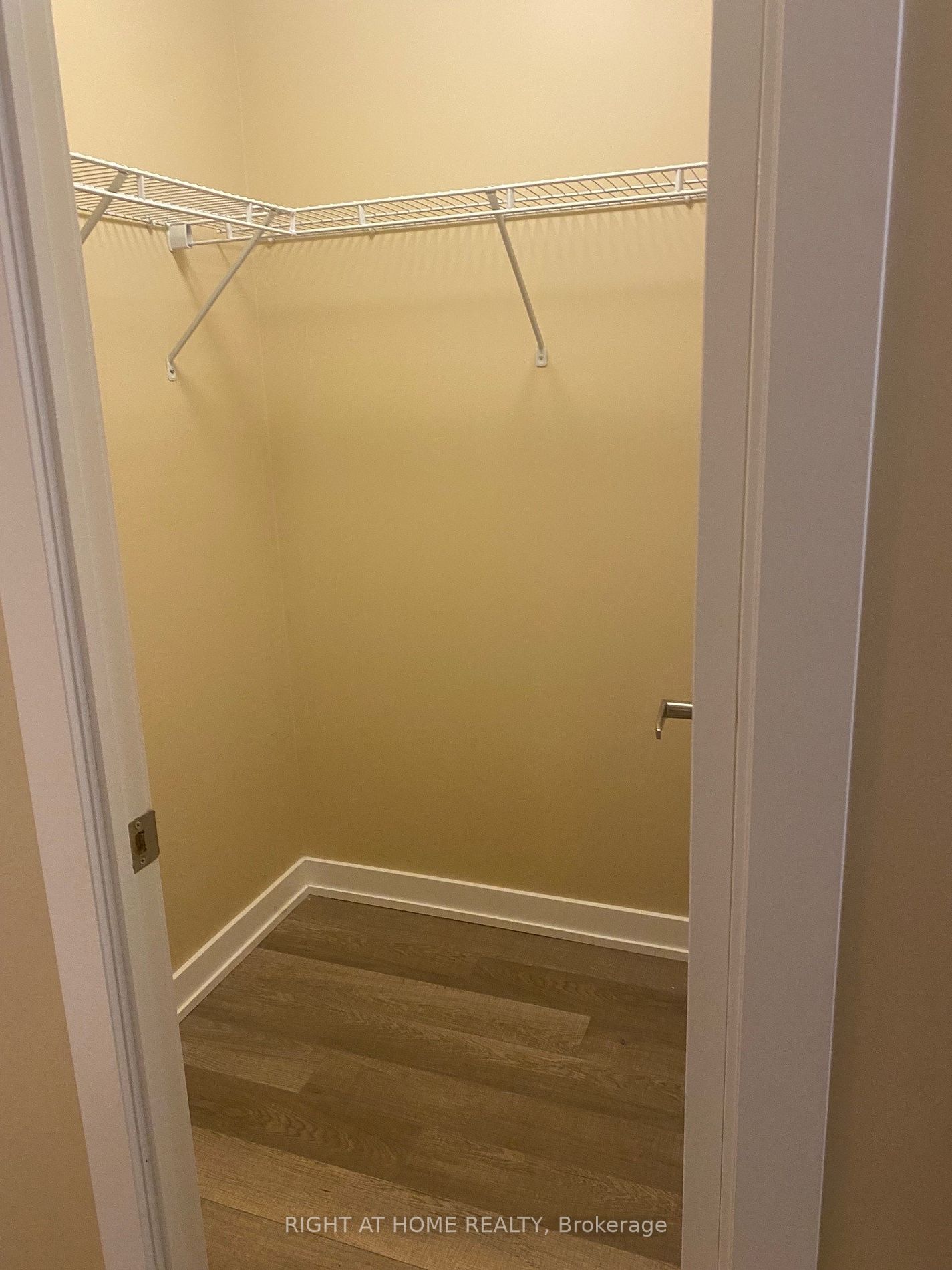 5240 Dundas St, #411