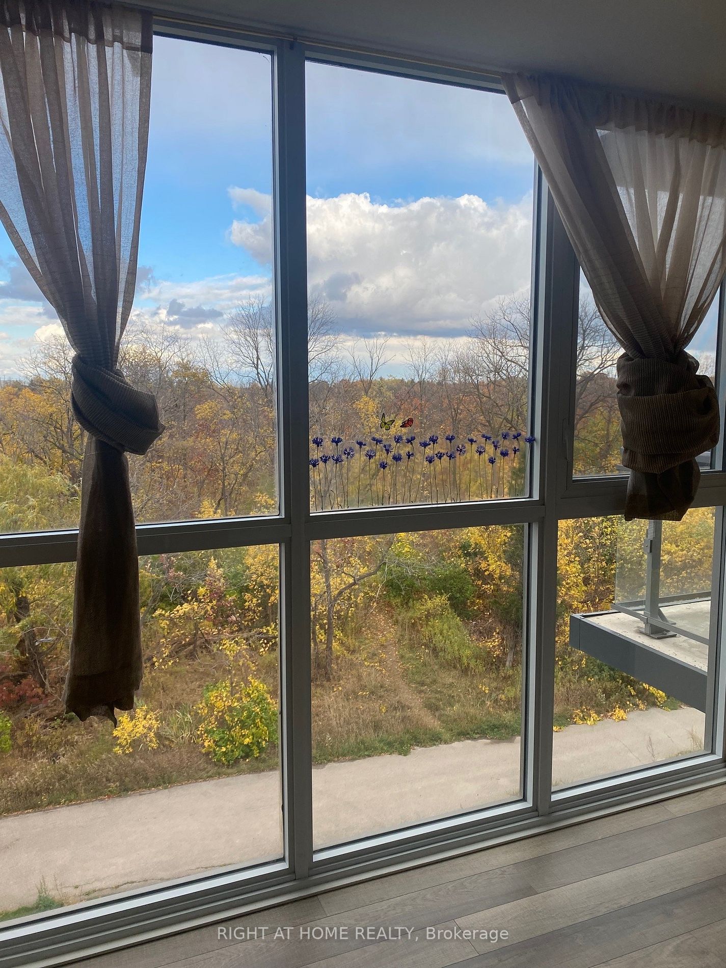 5240 Dundas St, #411