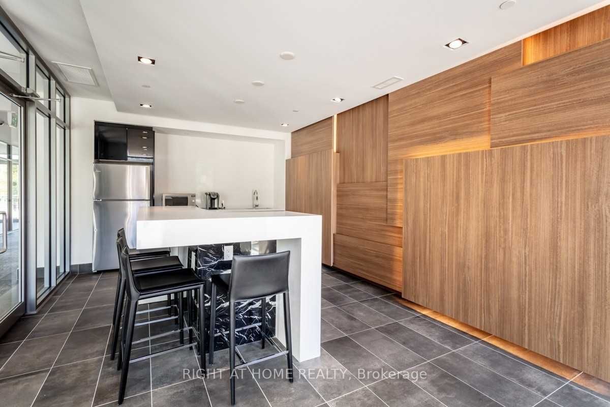 5240 Dundas St, #411