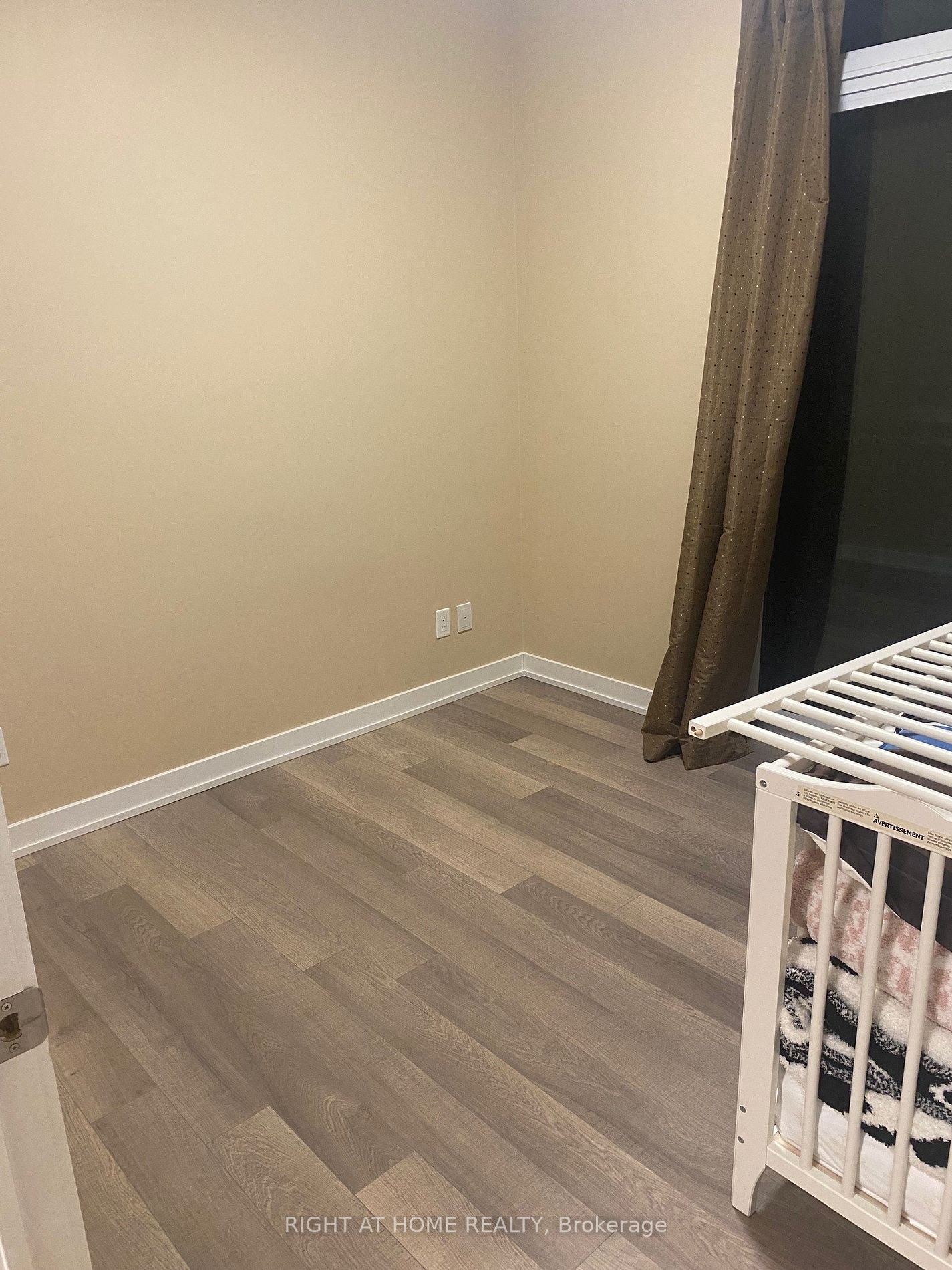 5240 Dundas St, #411