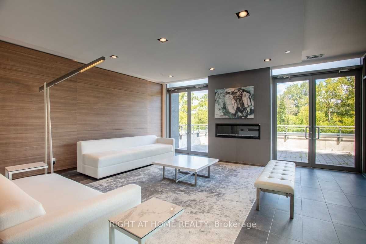 5240 Dundas St, #411