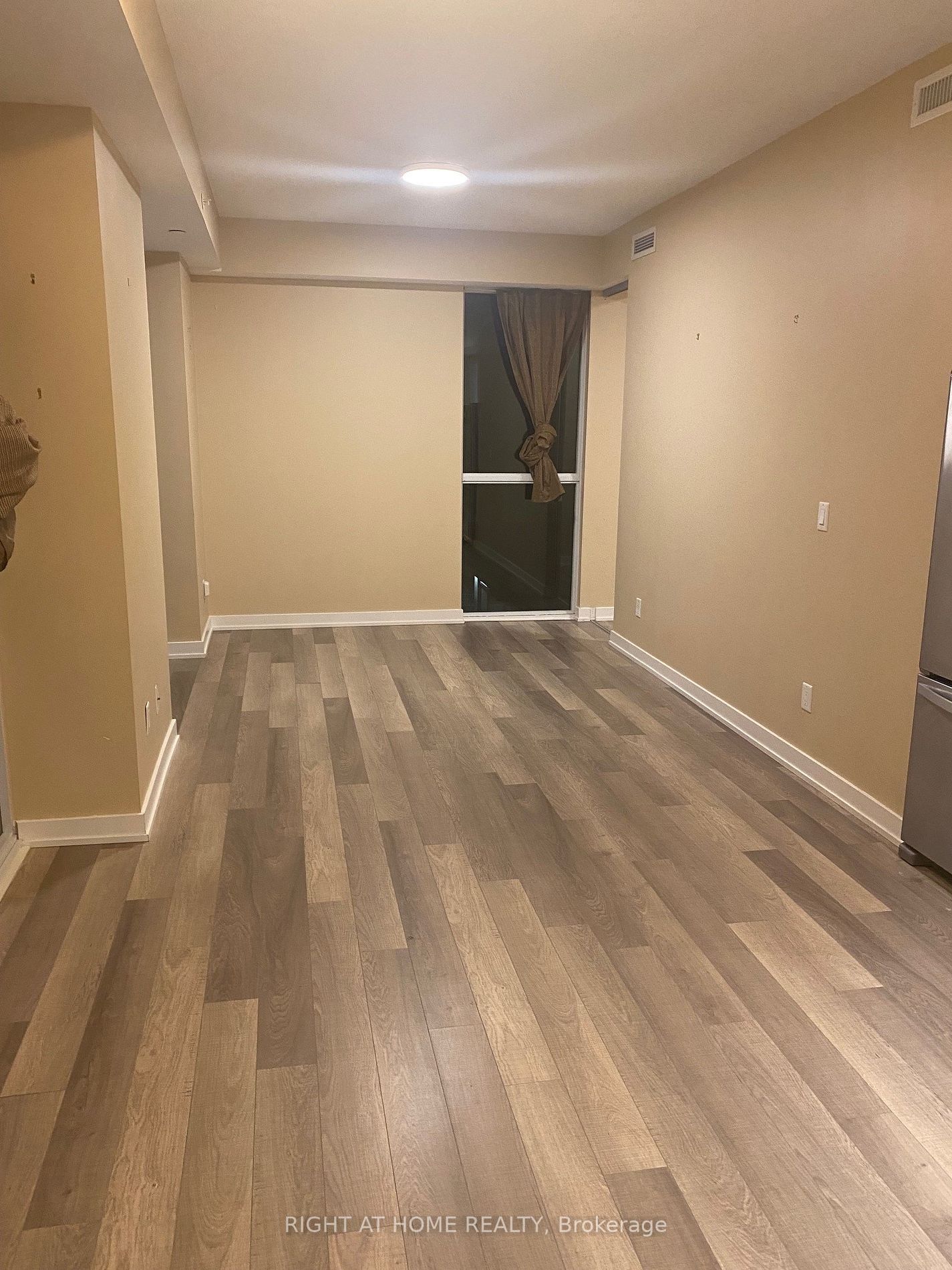 5240 Dundas St, #411