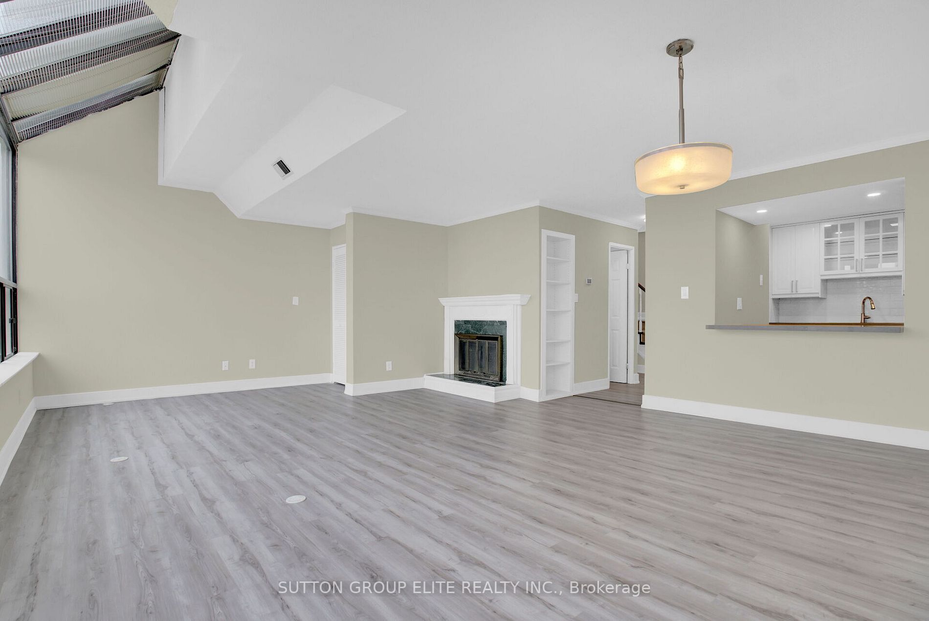 200 Robert Speck Pkwy N, #Ph5