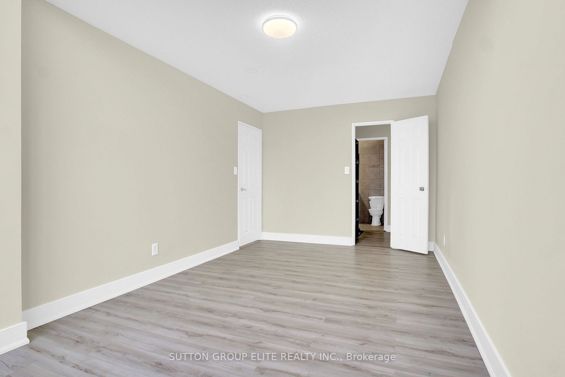 200 Robert Speck Pkwy N, #Ph5