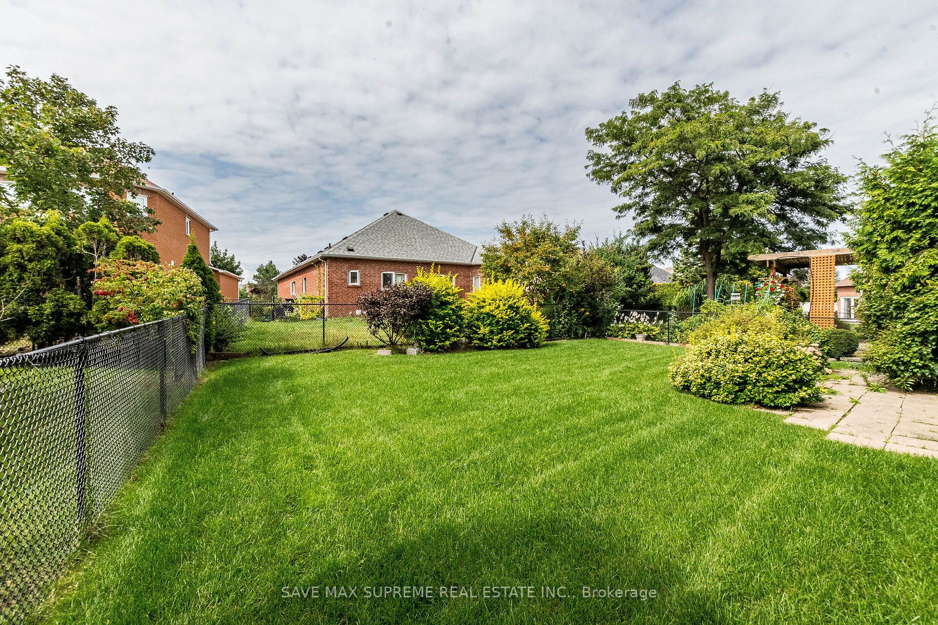 10 Kirkwood Crescent