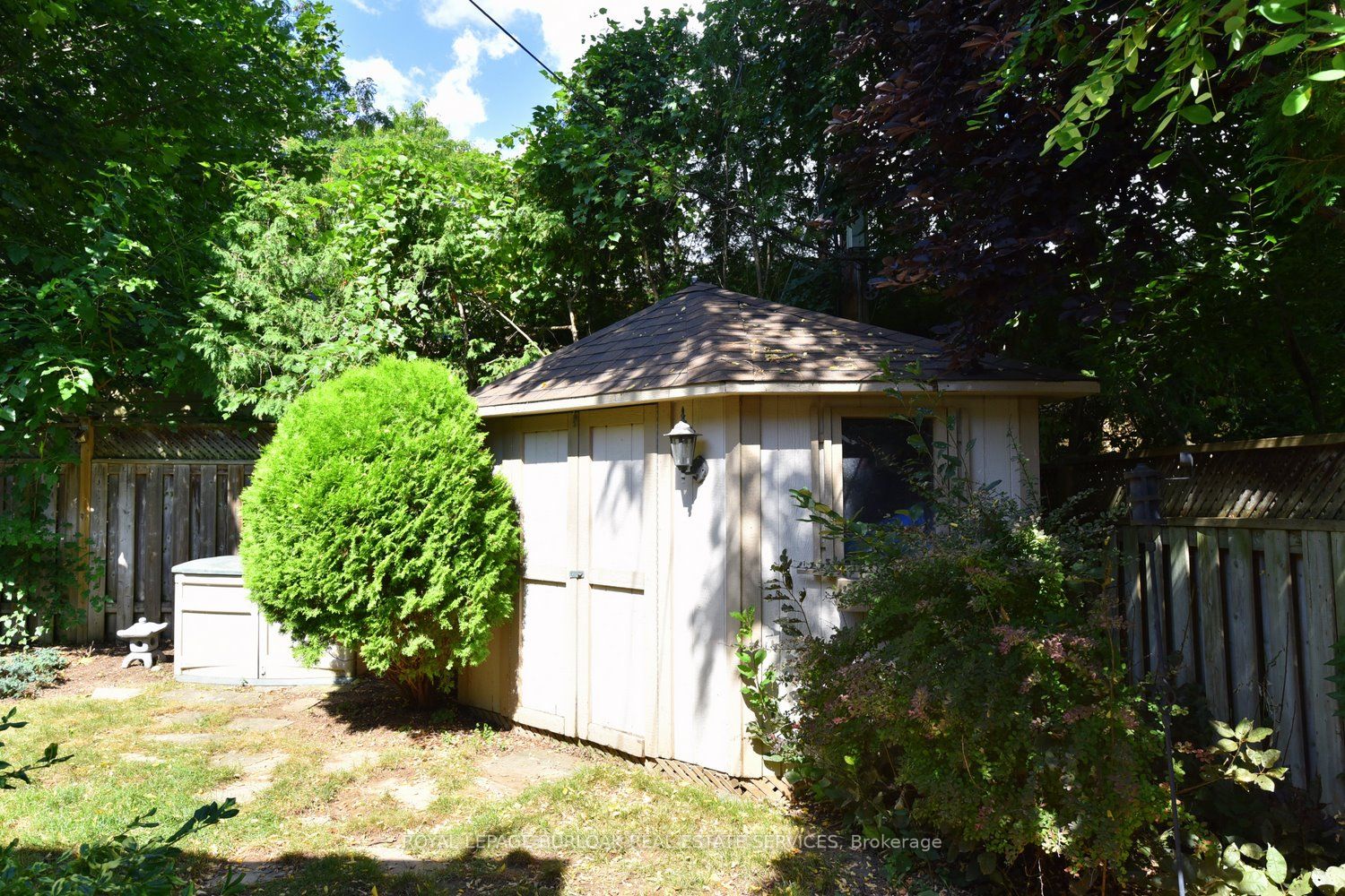 581 Braemore Rd