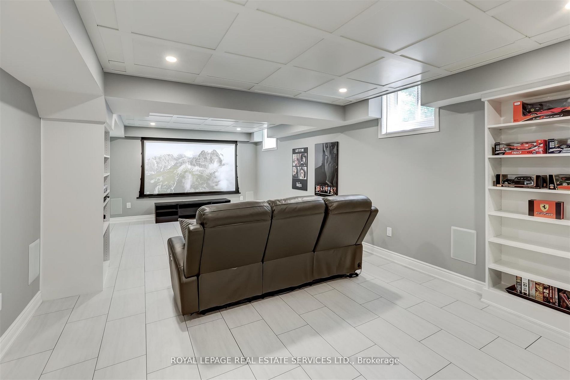 2180 Bloomfield Dr