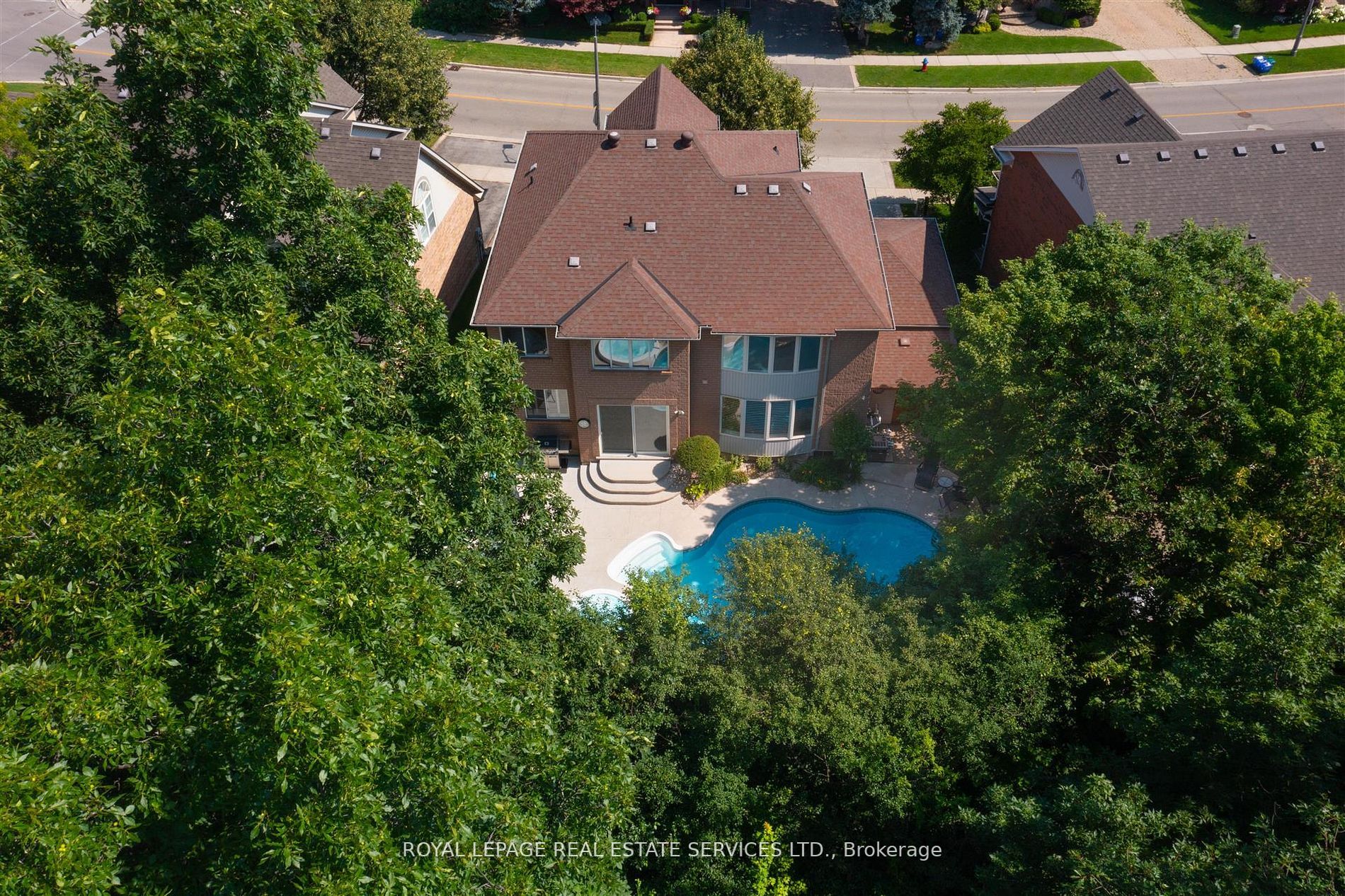 2180 Bloomfield Dr