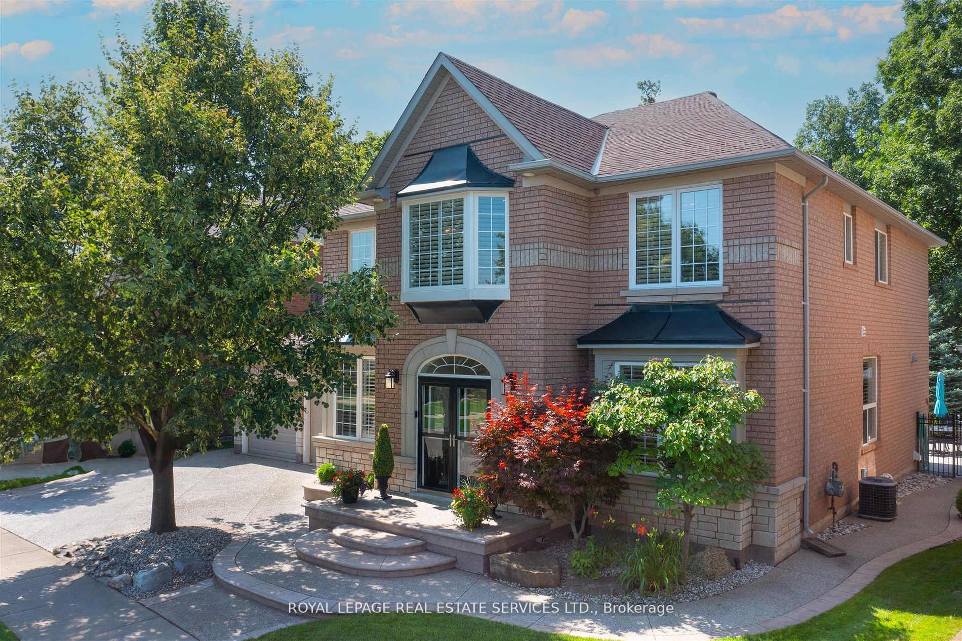 2180 Bloomfield Dr