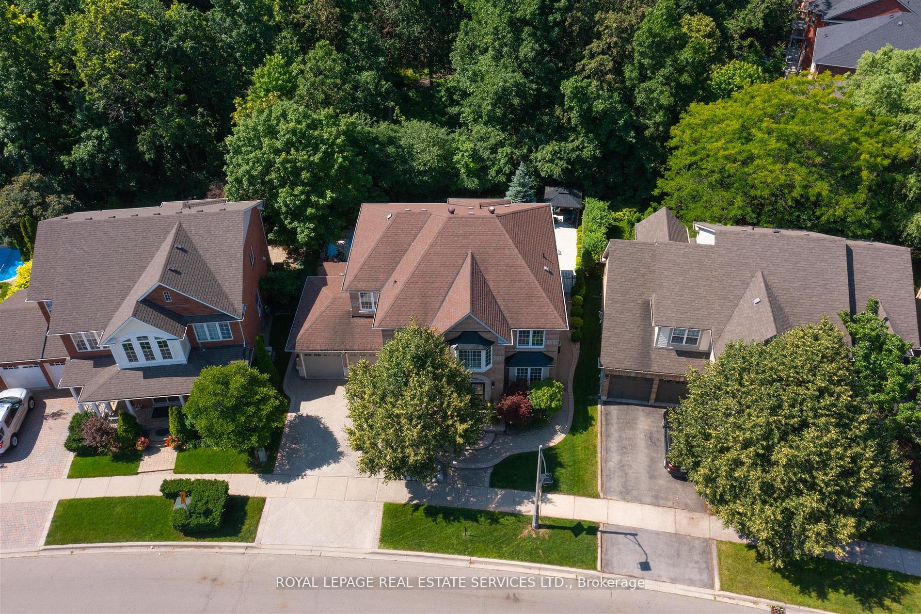 2180 Bloomfield Dr
