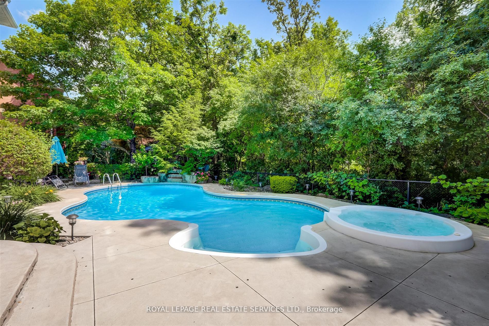 2180 Bloomfield Dr
