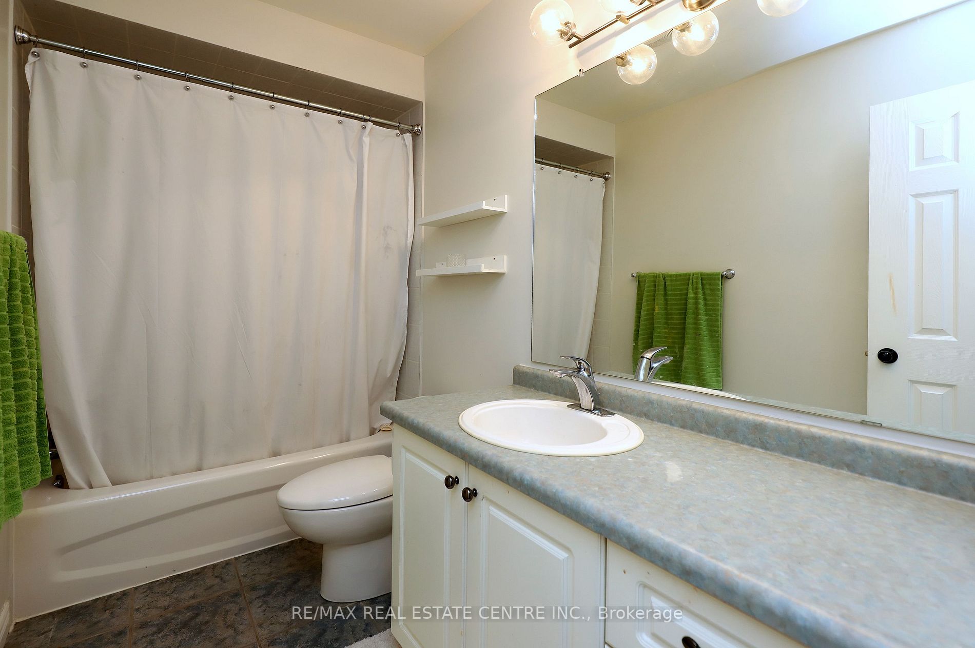130 Robert St, #26
