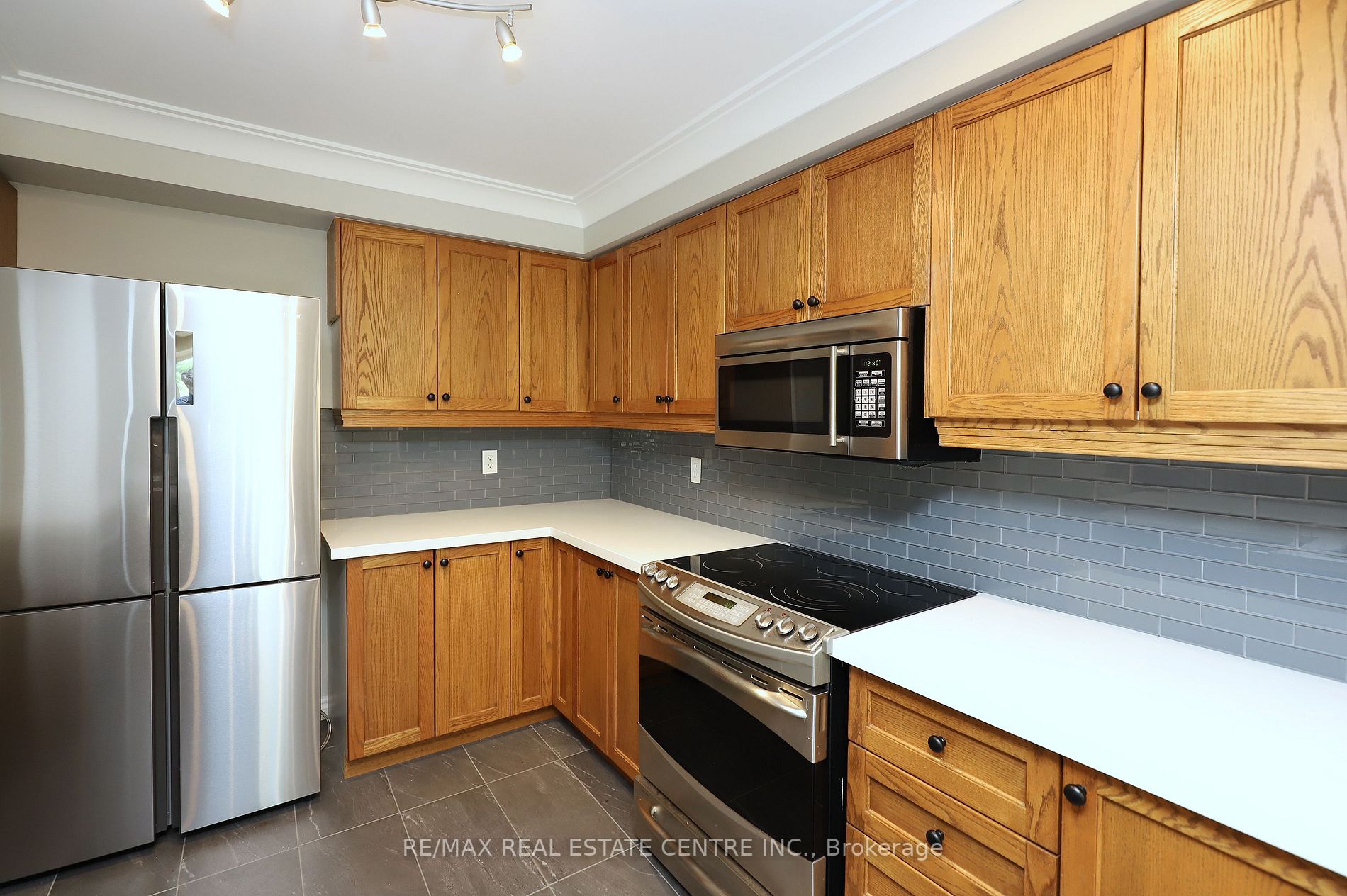 130 Robert St, #26