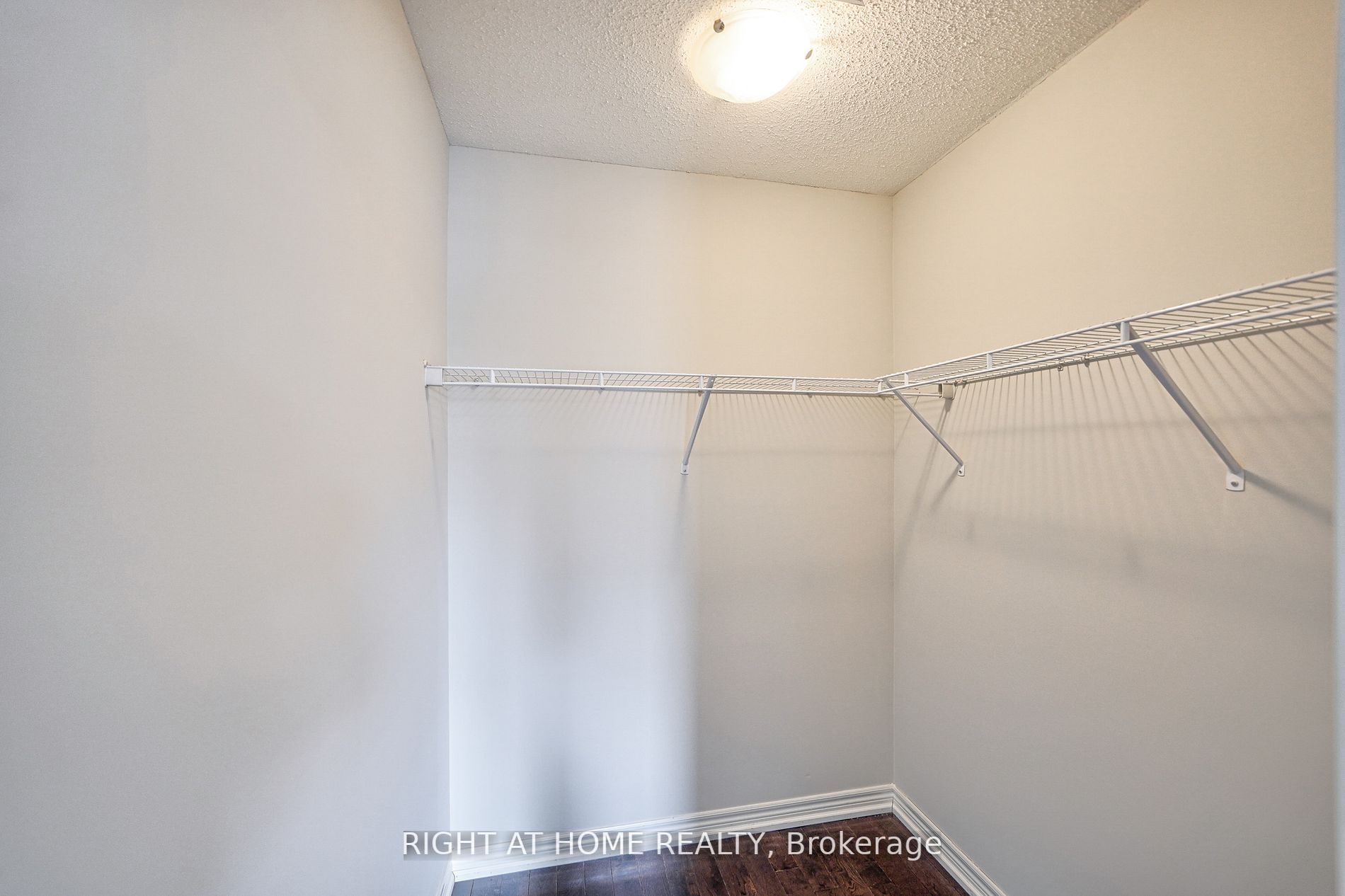 3074 Eberly Woods Drive