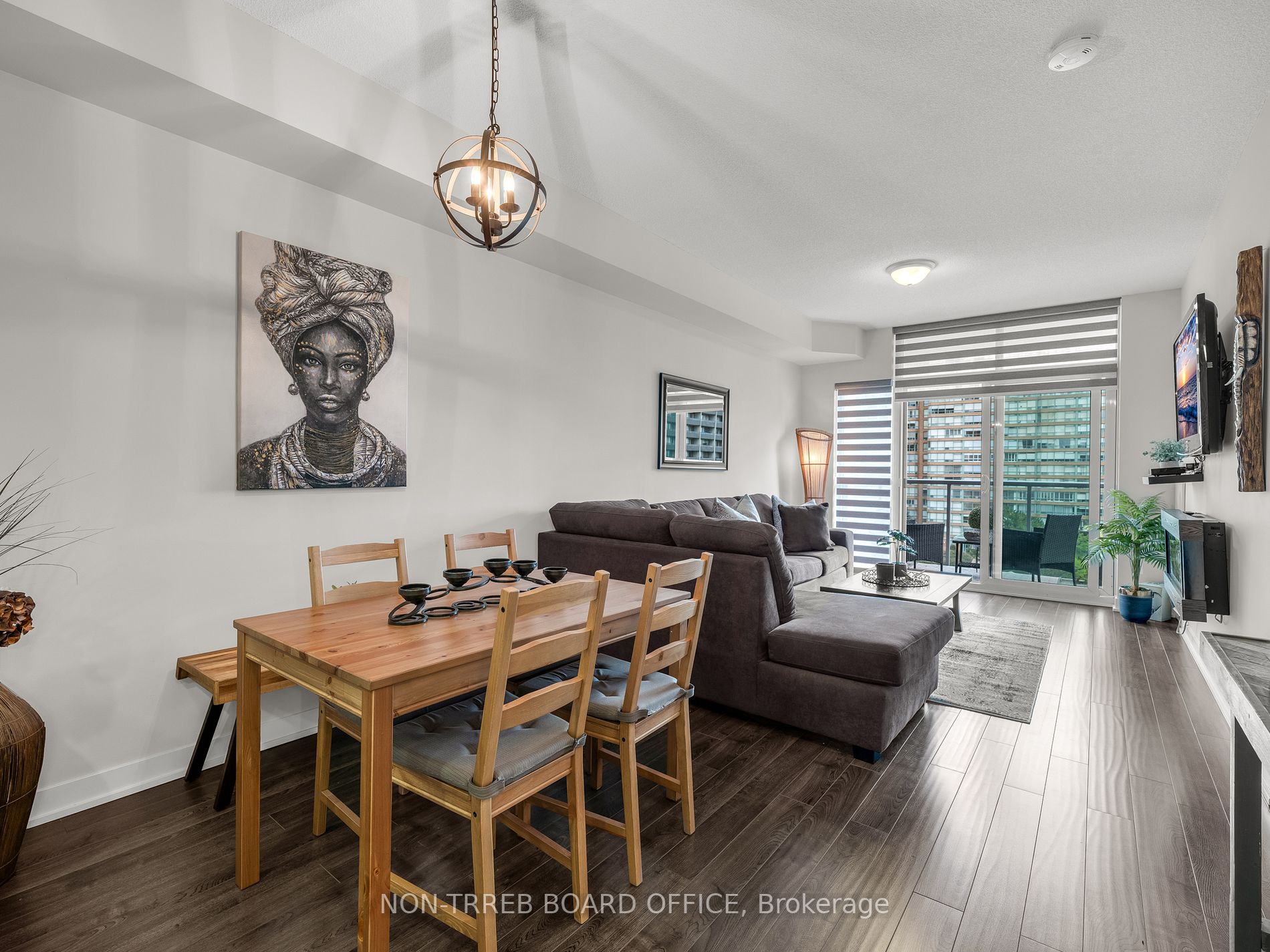 551 Maple Ave, #615