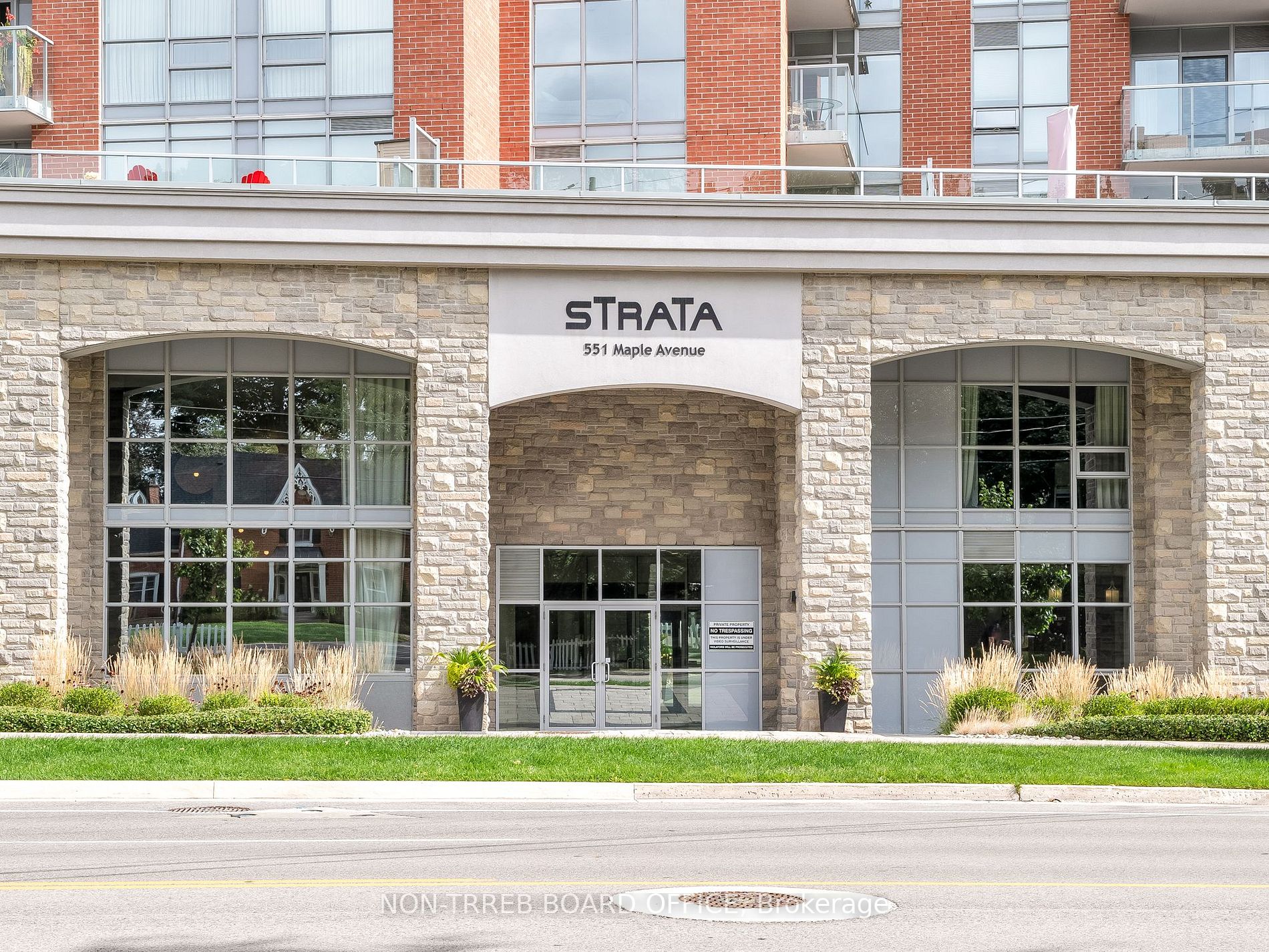 551 Maple Ave, #615