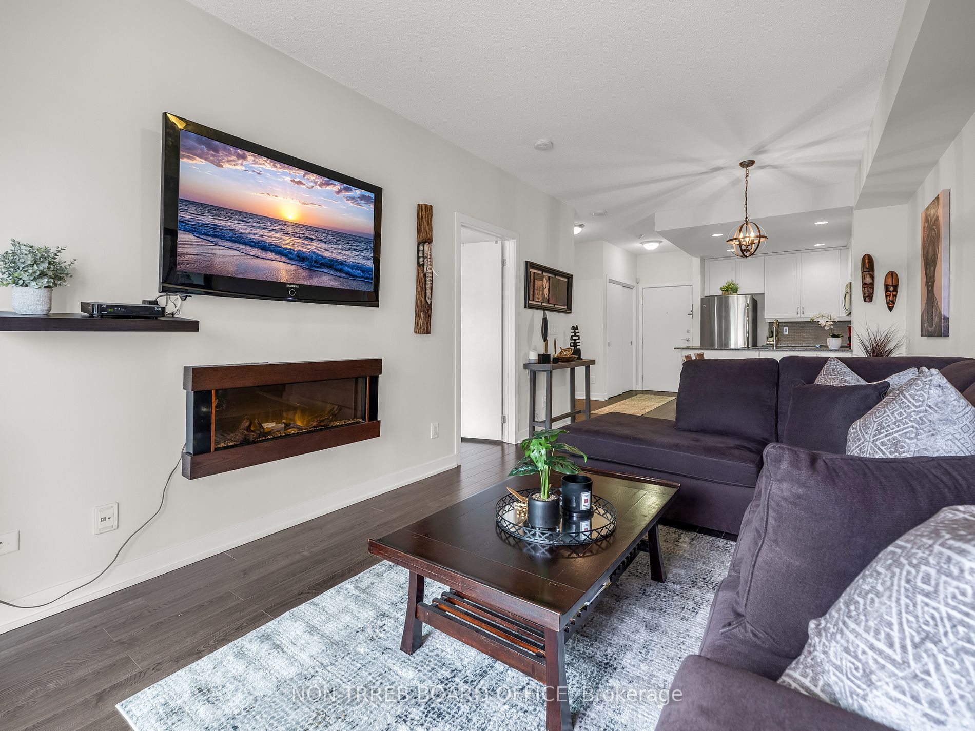 551 Maple Ave, #615