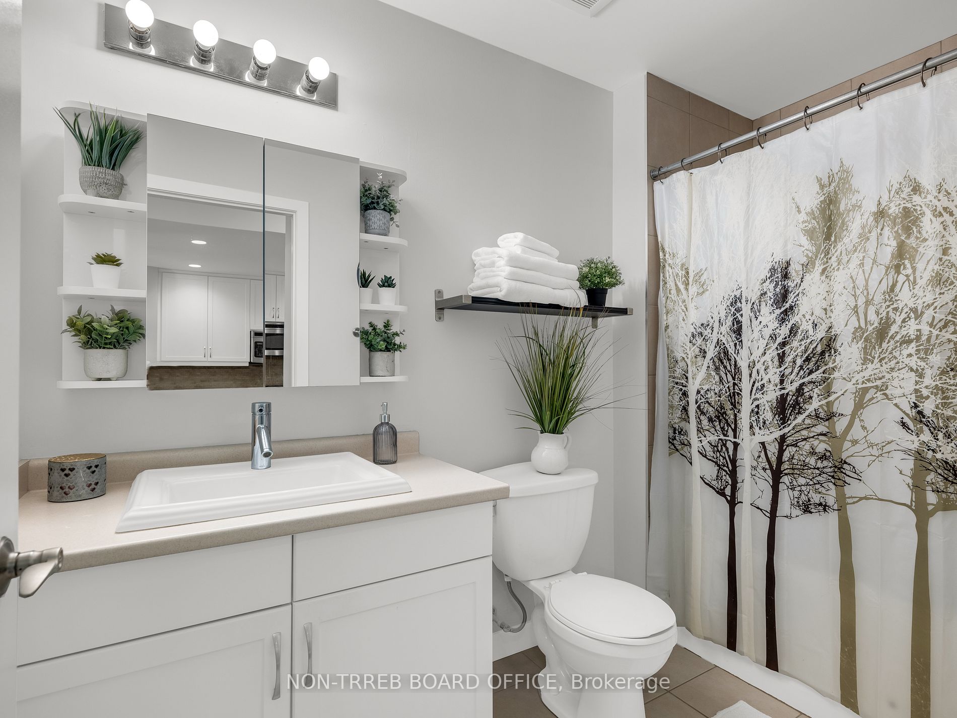 551 Maple Ave, #615