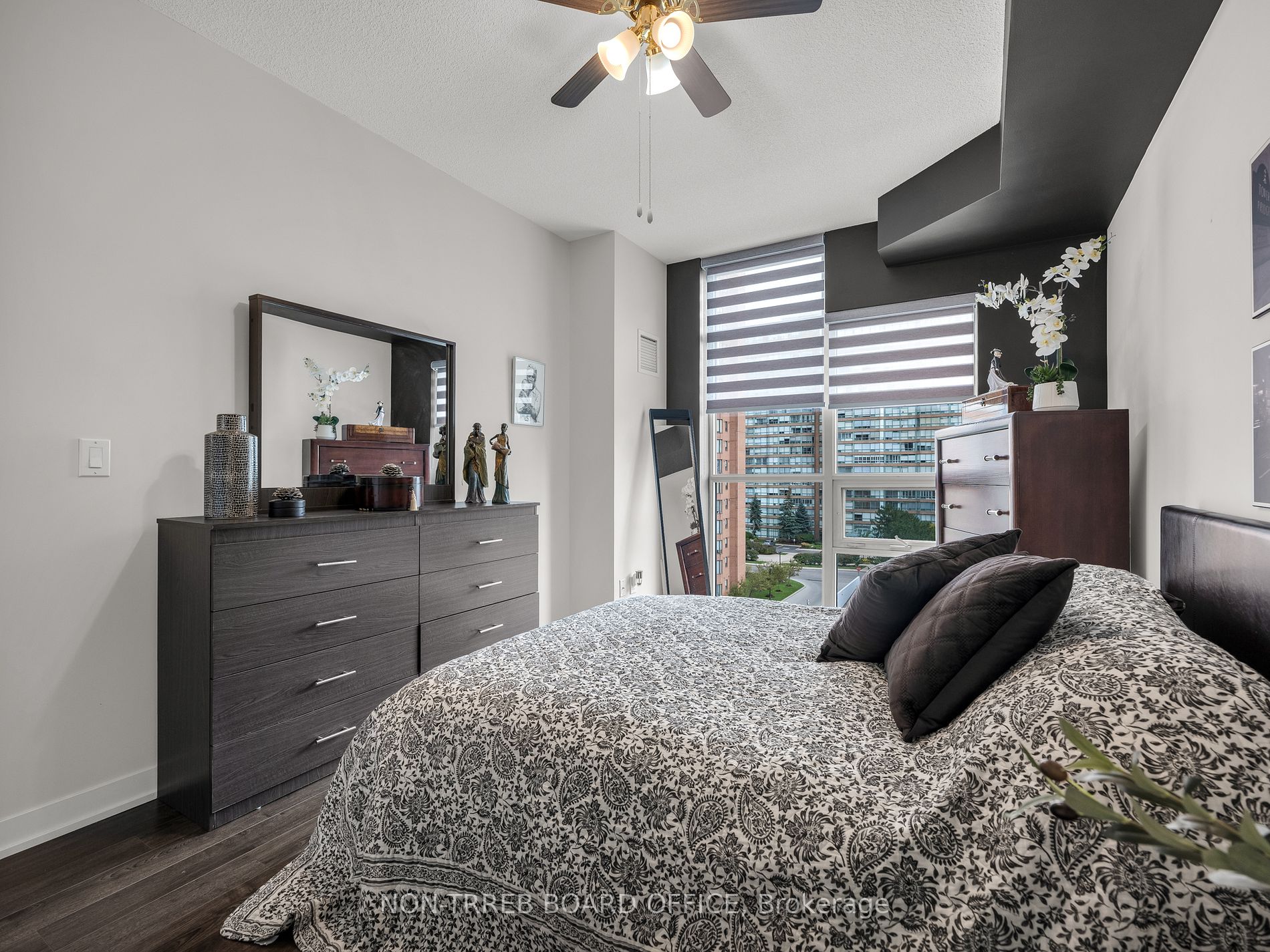 551 Maple Ave, #615